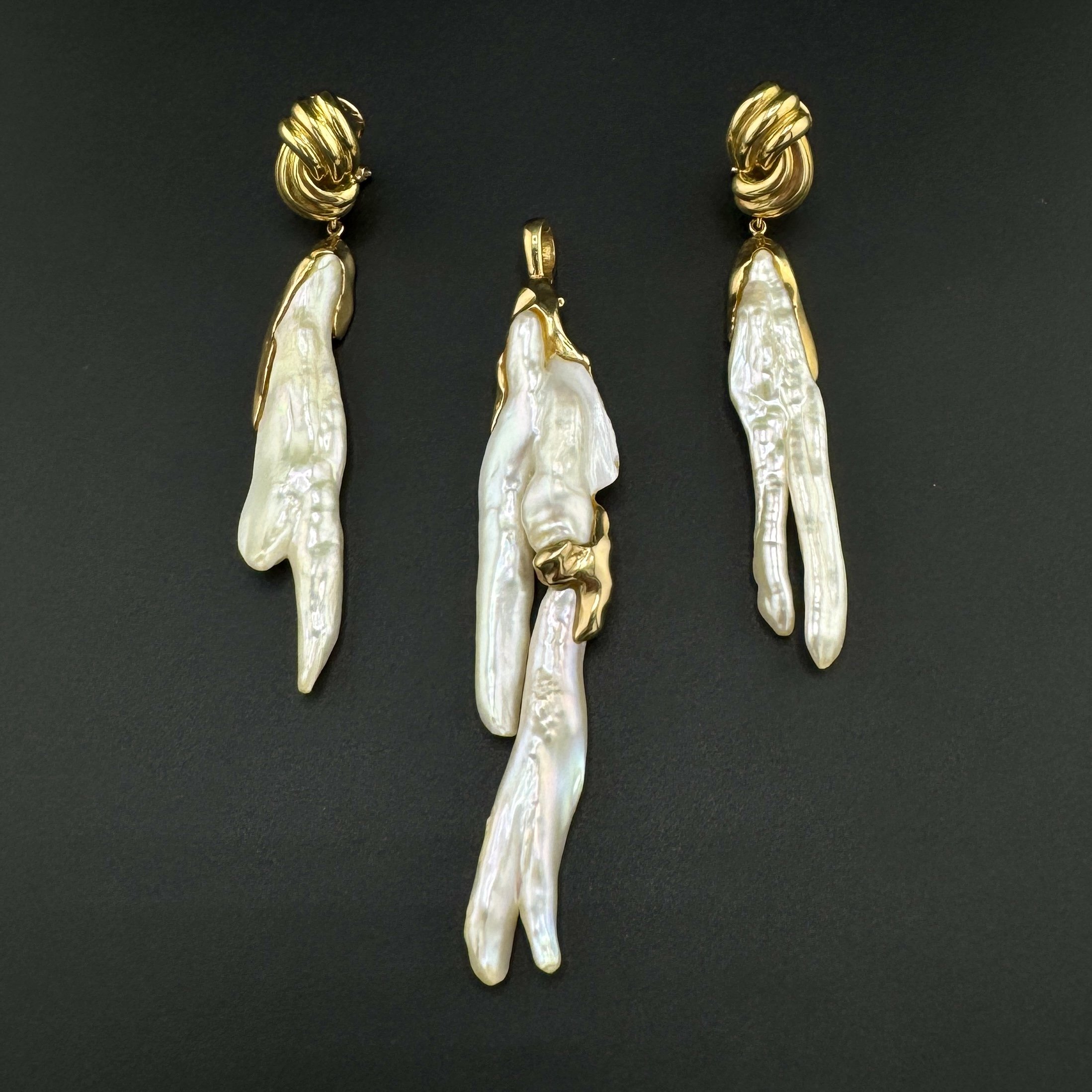 VINTAGE STICK PEARL PENDANT & EARRINGS SET - 14K YELLOW GOLD