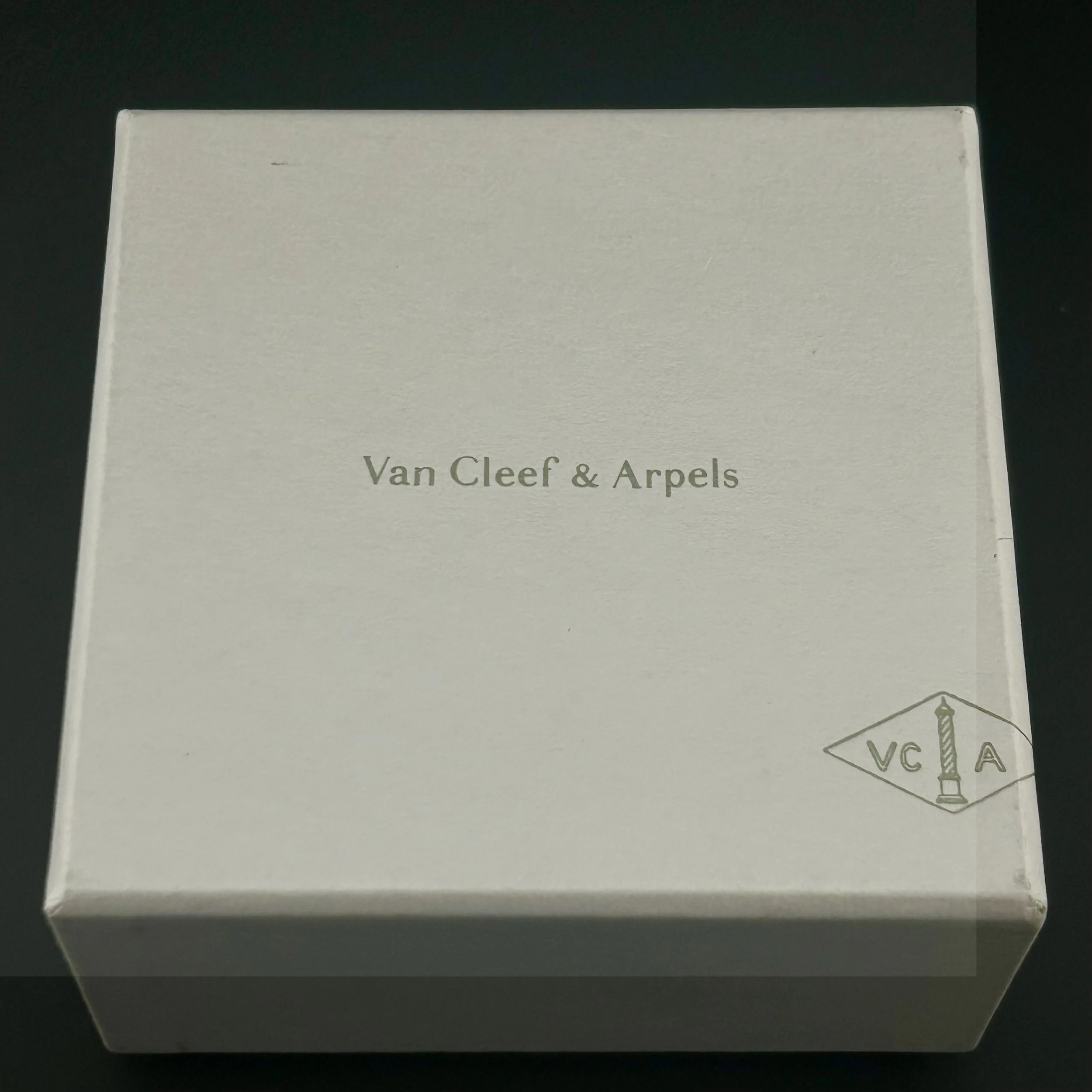 v box.jpeg