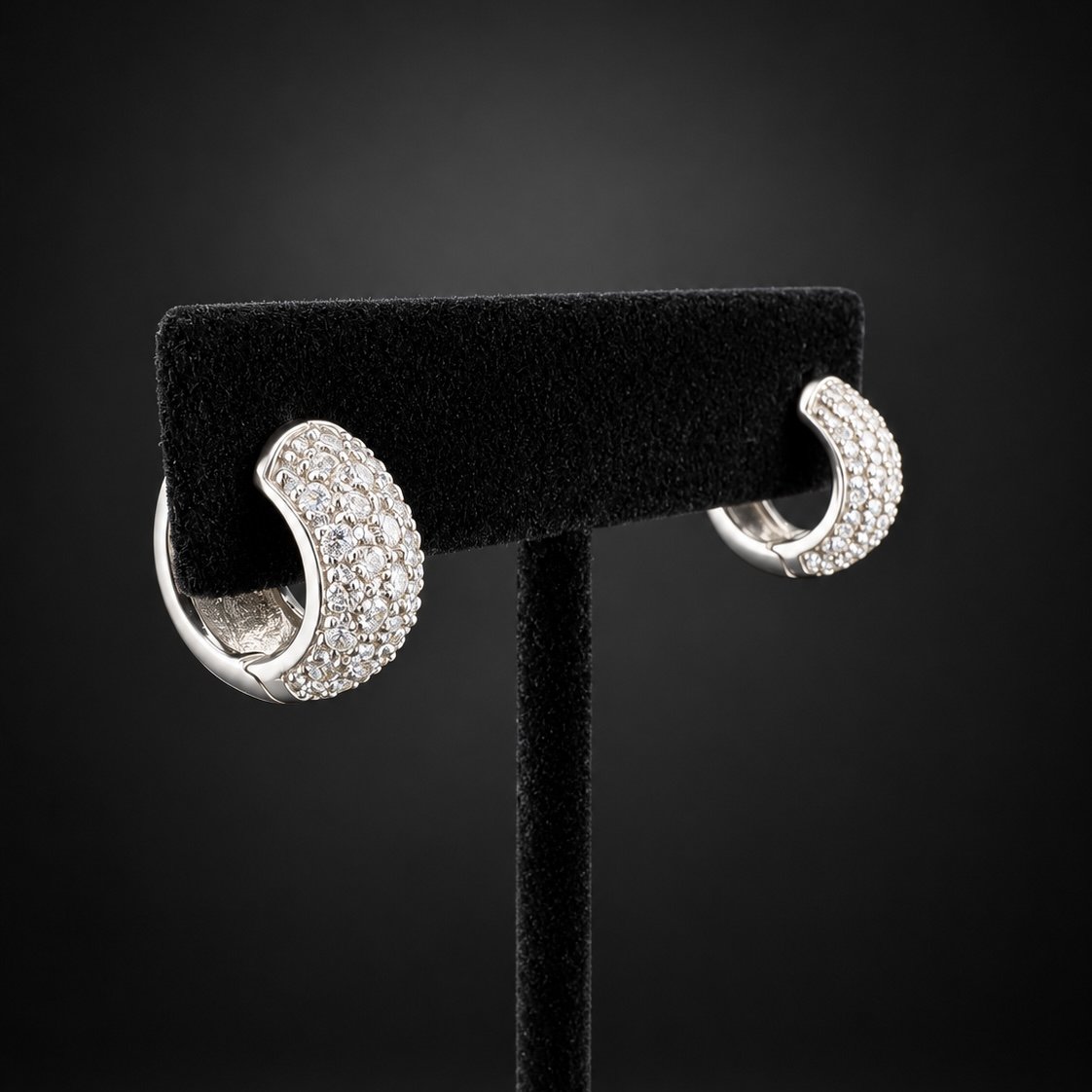 EAR1.jpg