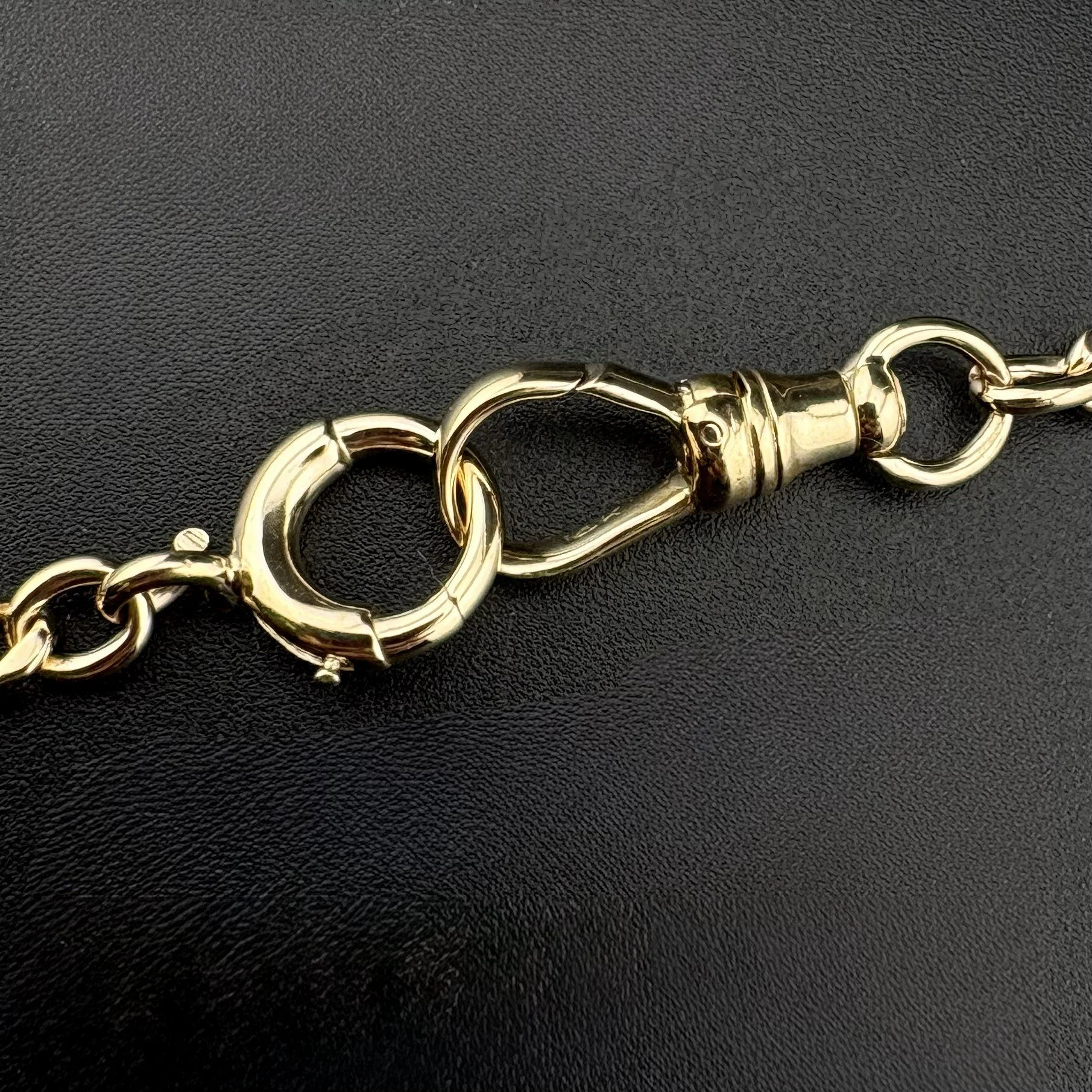 CHAIN2.jpeg