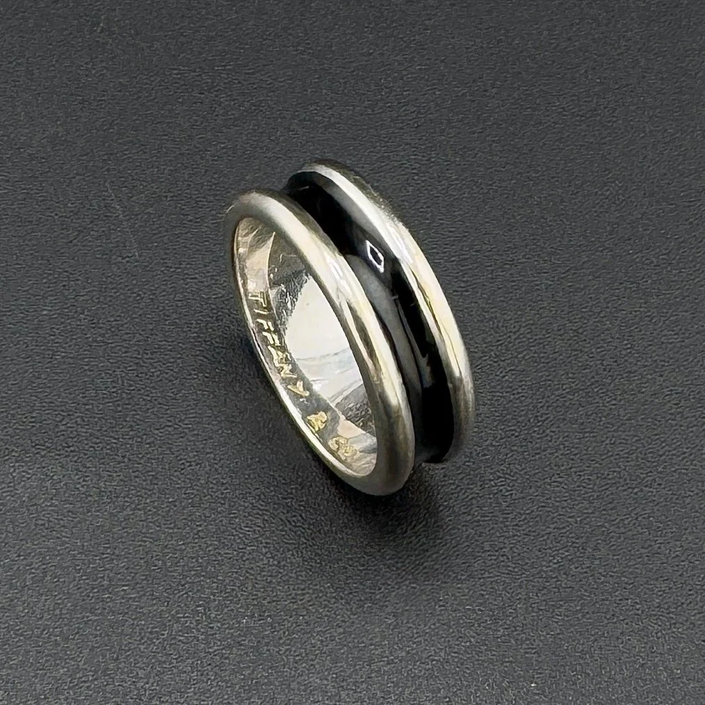 TIFFANY & CO BLACK ENAMEL BAND - 18K YELLOW GOLD / RHODIUM - SZ 7.25