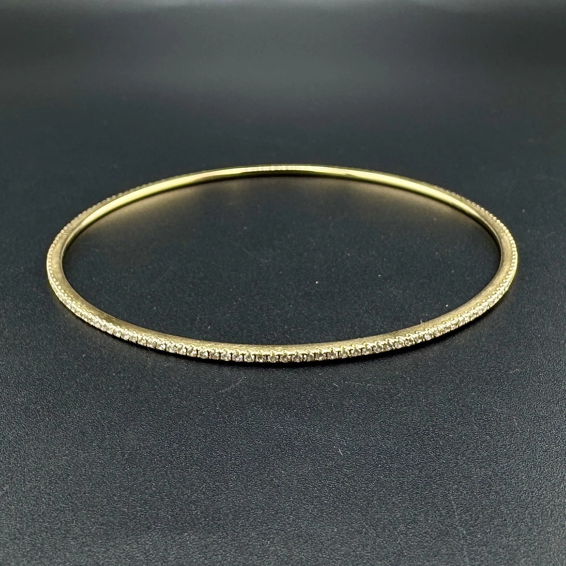 2.40CTW SI2 I-J ROUND DIAMOND FULL ETERNITY BANGLE BRACELET - 14K YELLOW GOLD