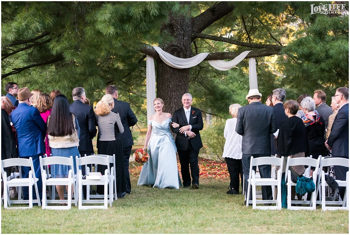 Airlie Estate Wedding_0017.jpg