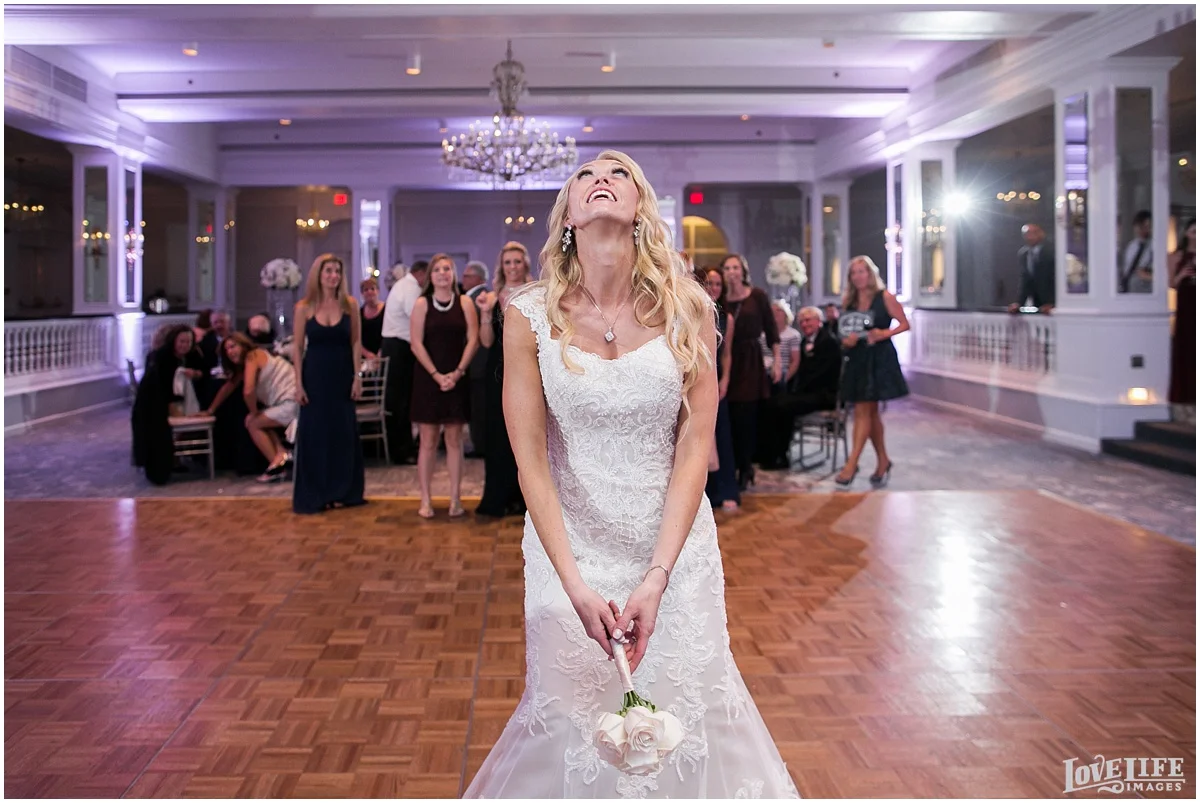 Mayflower Hotel DC Wedding bouquet toss.jpg