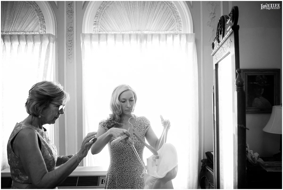 Cosmos Club DC Wedding bride getting ready.jpg