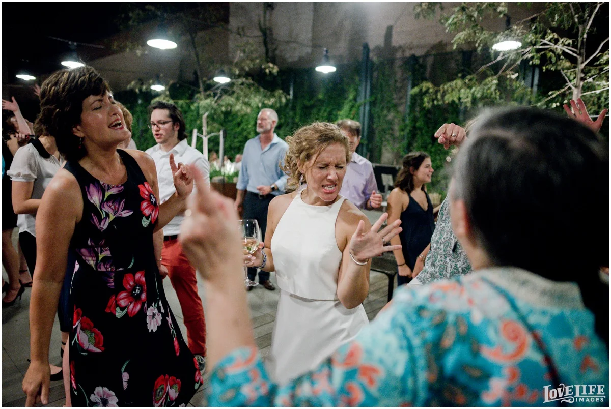 Hummingbird VA Wedding reception dancing.jpg