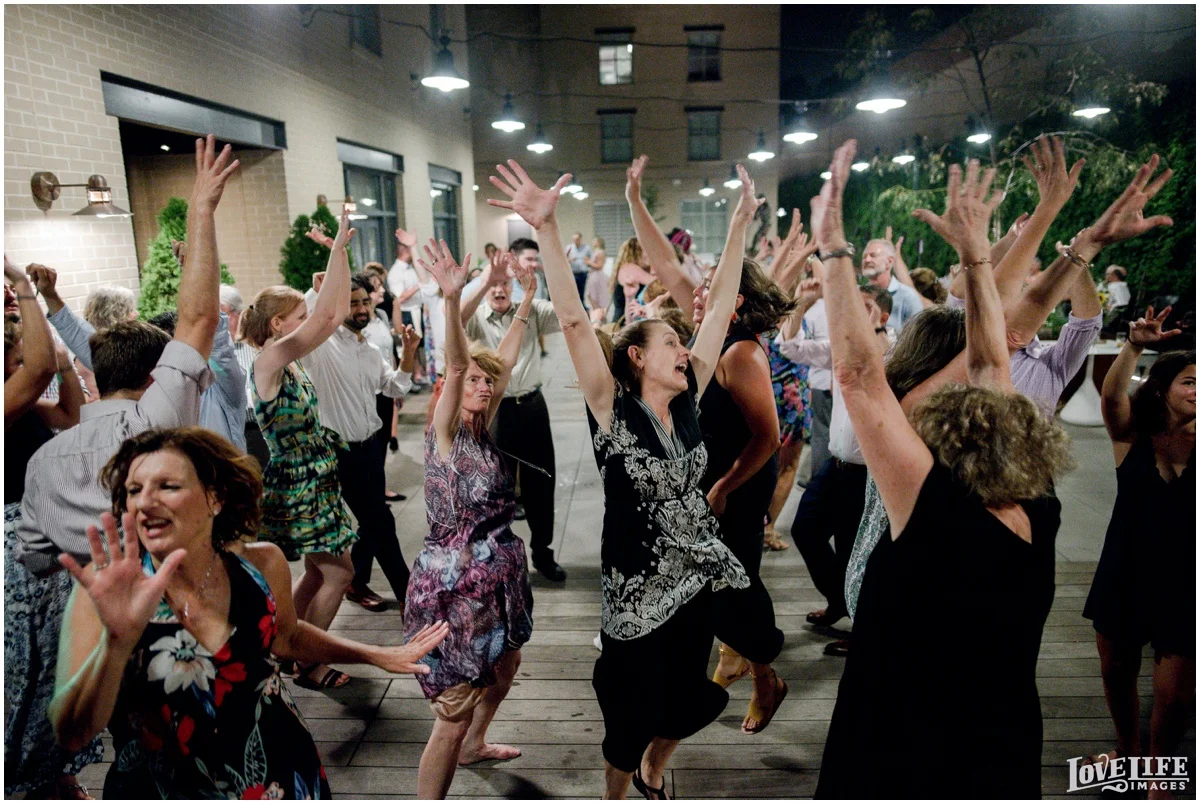 Hummingbird VA Wedding reception.jpg