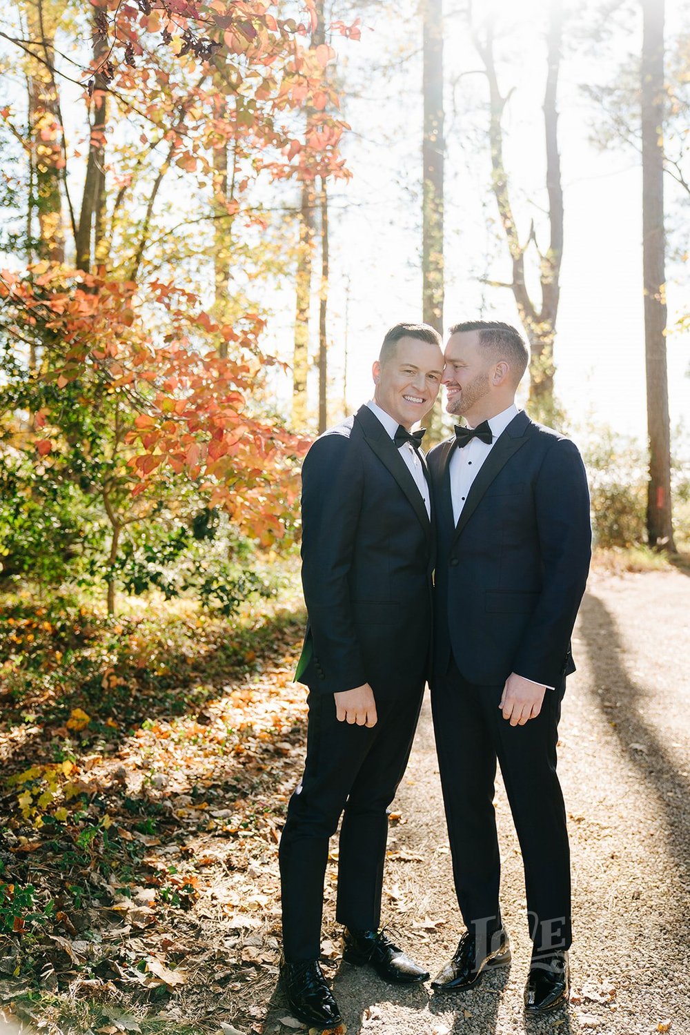 fall-waterfront-private-home-virginia-wedding-same-sex-couple-love-life-images-007.jpg