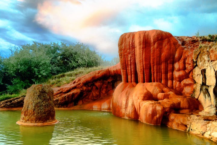 Image via mystichotsprings.com