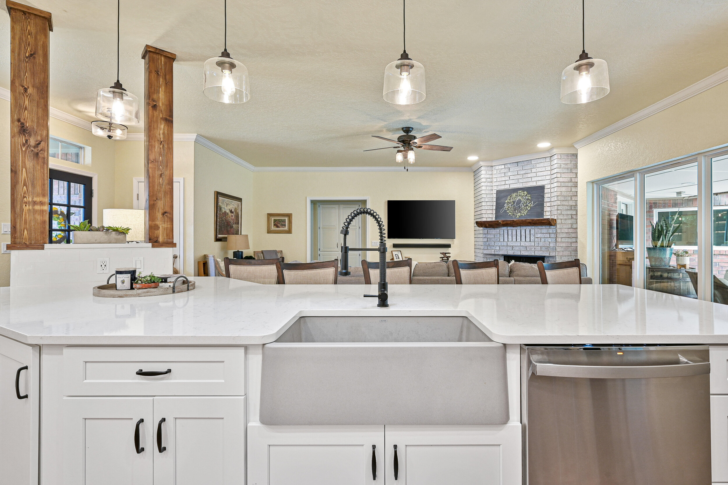 06_14601-brasswood-bvld-ed_kitchen_7518_large.jpg