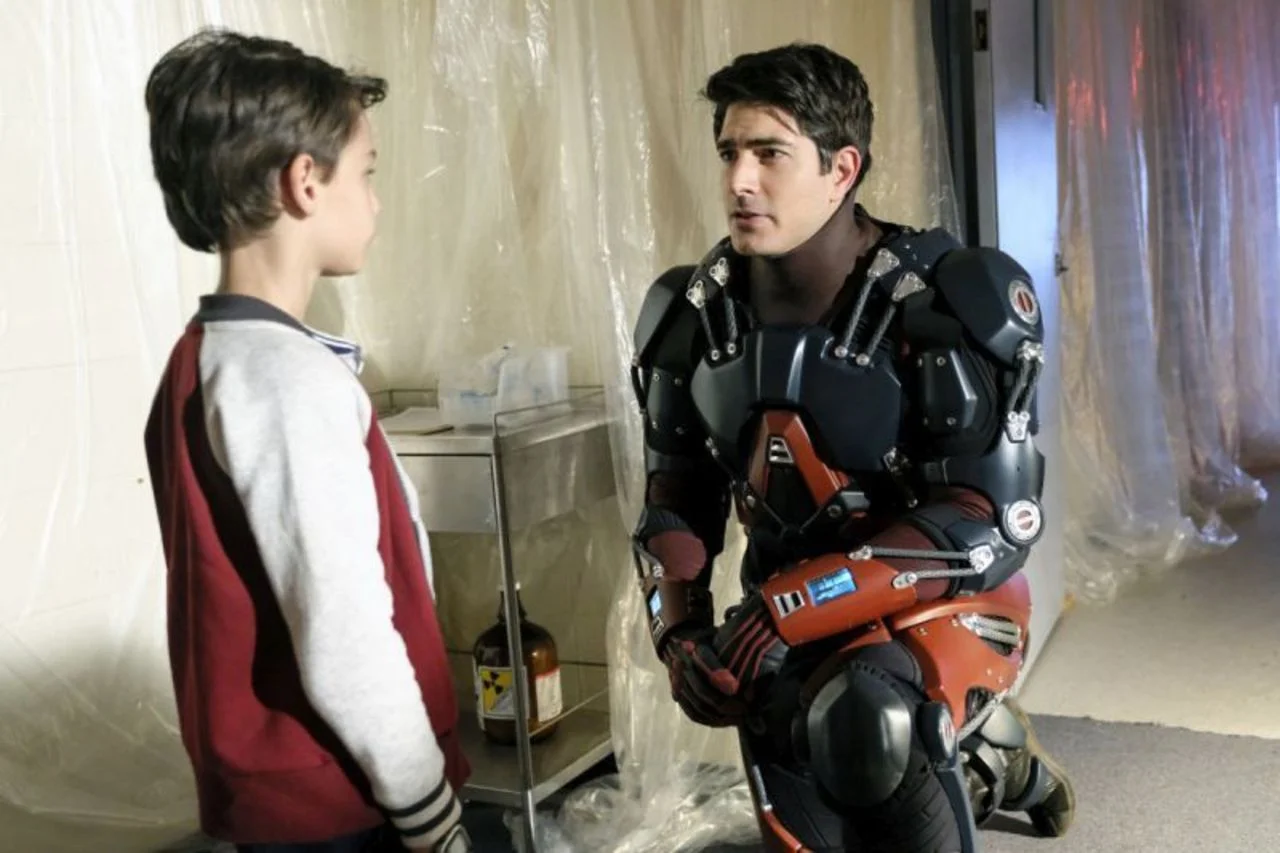 legends-of-tomorrow-phone-home-photo003-1509377506702_1280w.jpg