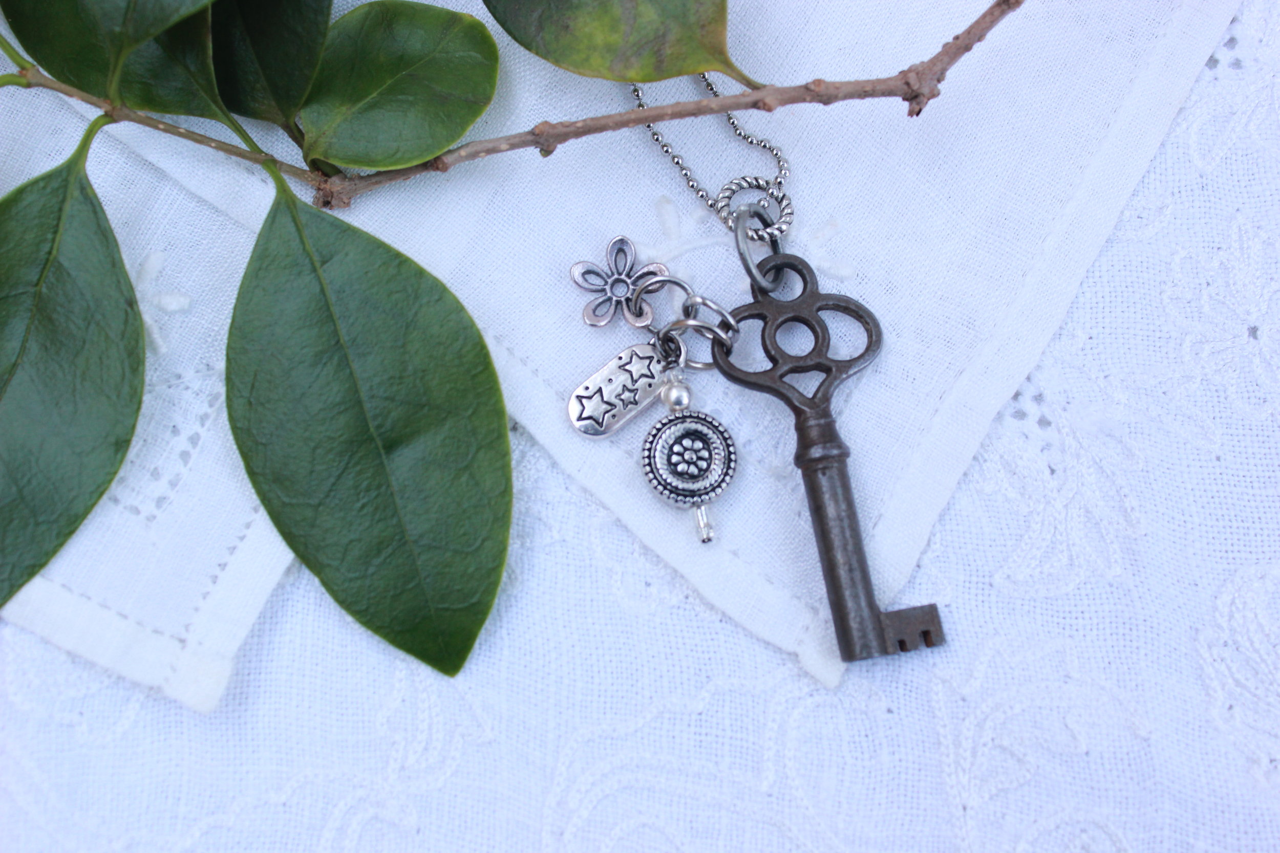 Silver Daisy Dream Vintage Skeleton Key Necklace — Rainey Lane Design