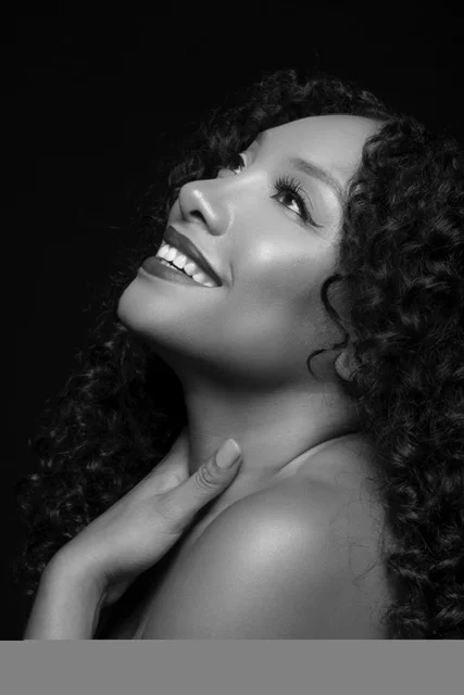 Sheléa: She Sings a Songbook