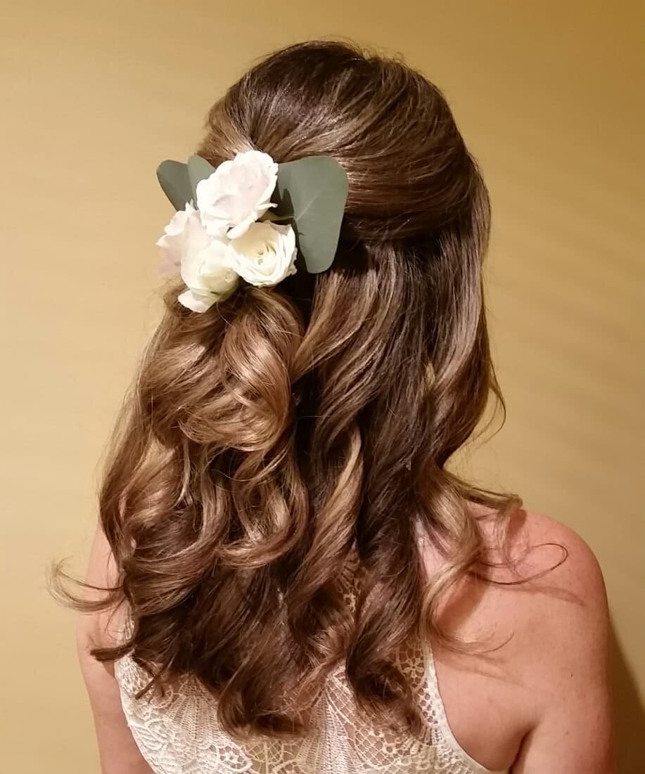 Natural Hair Updo (Wedding) | Natural hair updo, Natural hair updo wedding, Junior  bridesmaid hair