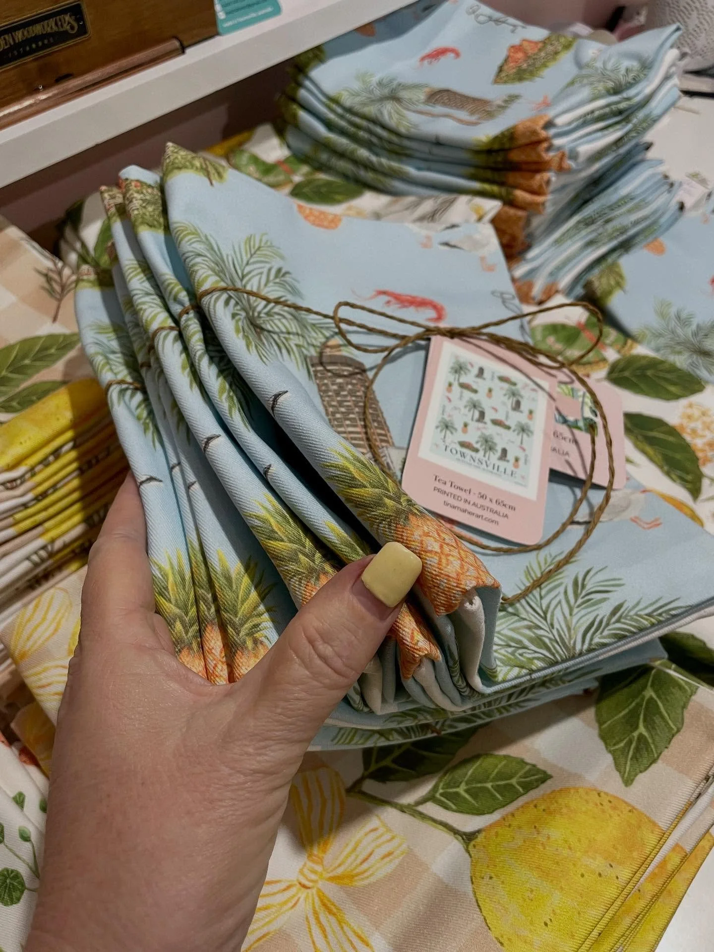 Our New range of Tea Towels are proving to be a hit 🌷🙌🏻🤓

Want a dose of sunshine for your kitchen?

Organic cotton Tea Towels feel as good as they look 🍋

Limited stock available so grab yours while you can 🍐

Shop online, link in profile

Fre