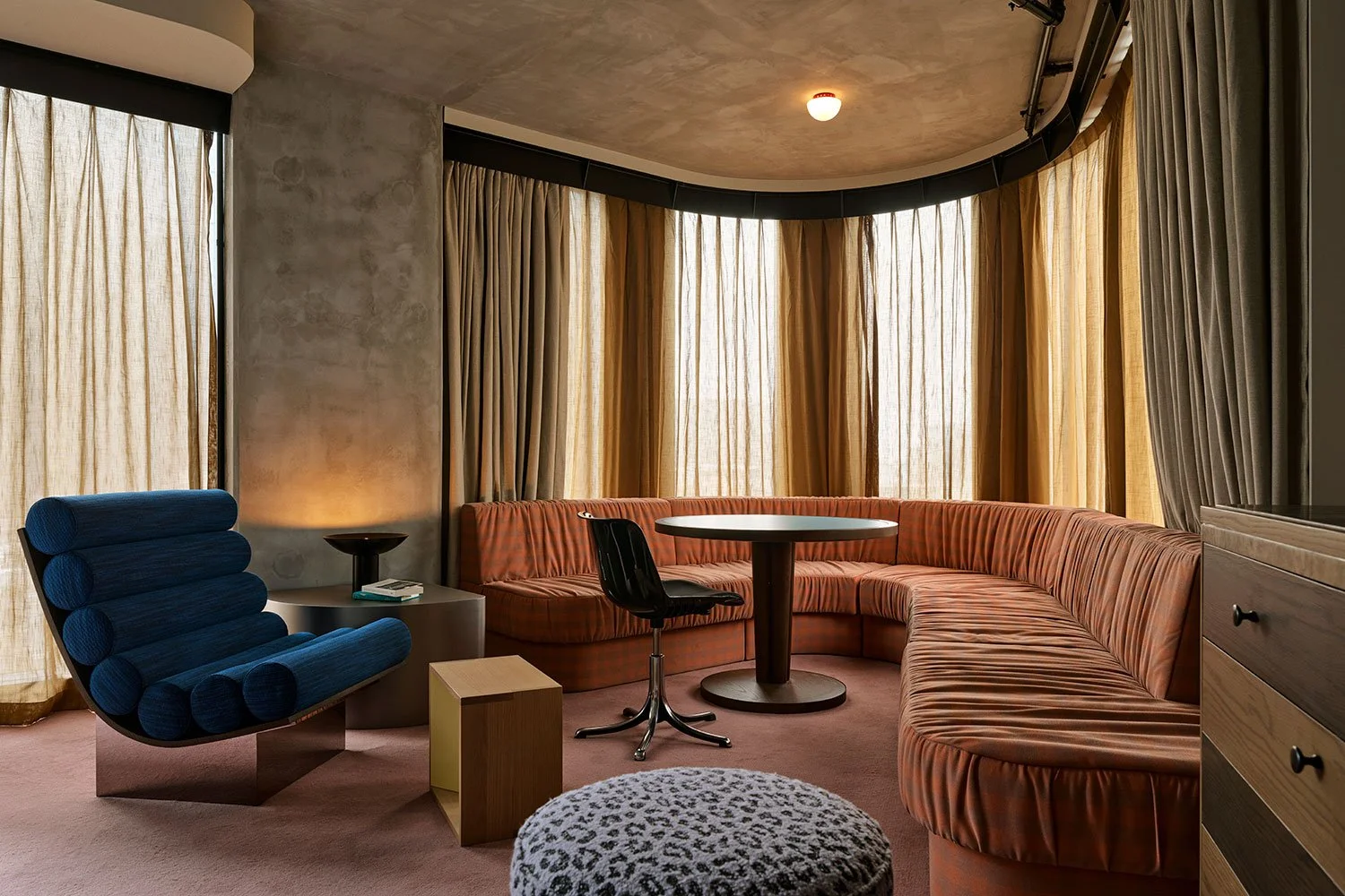 hannah-st-hotel_lookout-corner-suite_anson-smart_3.jpg