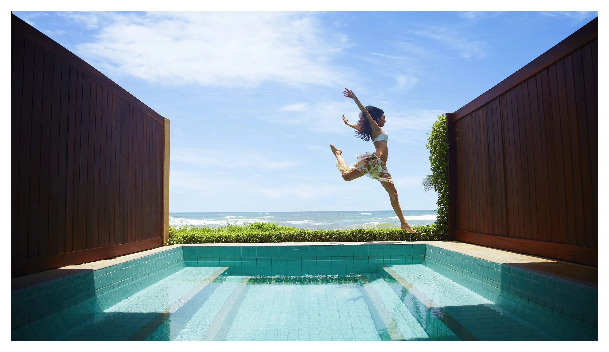 JLG_D2S_ChillPoolJump_6594.jpg