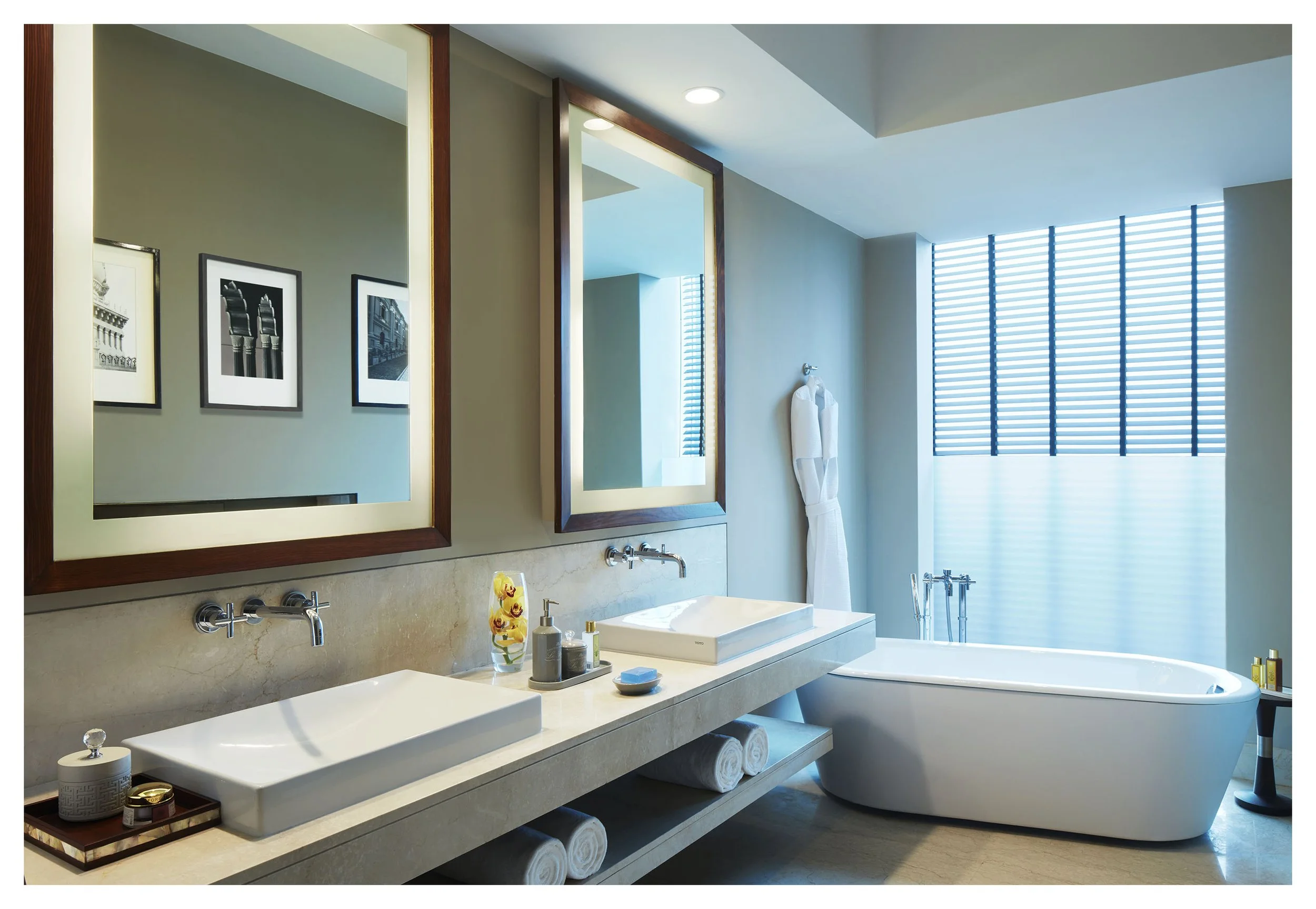 TAB_LuxSuite433_Bathroom_1135 copy.jpg