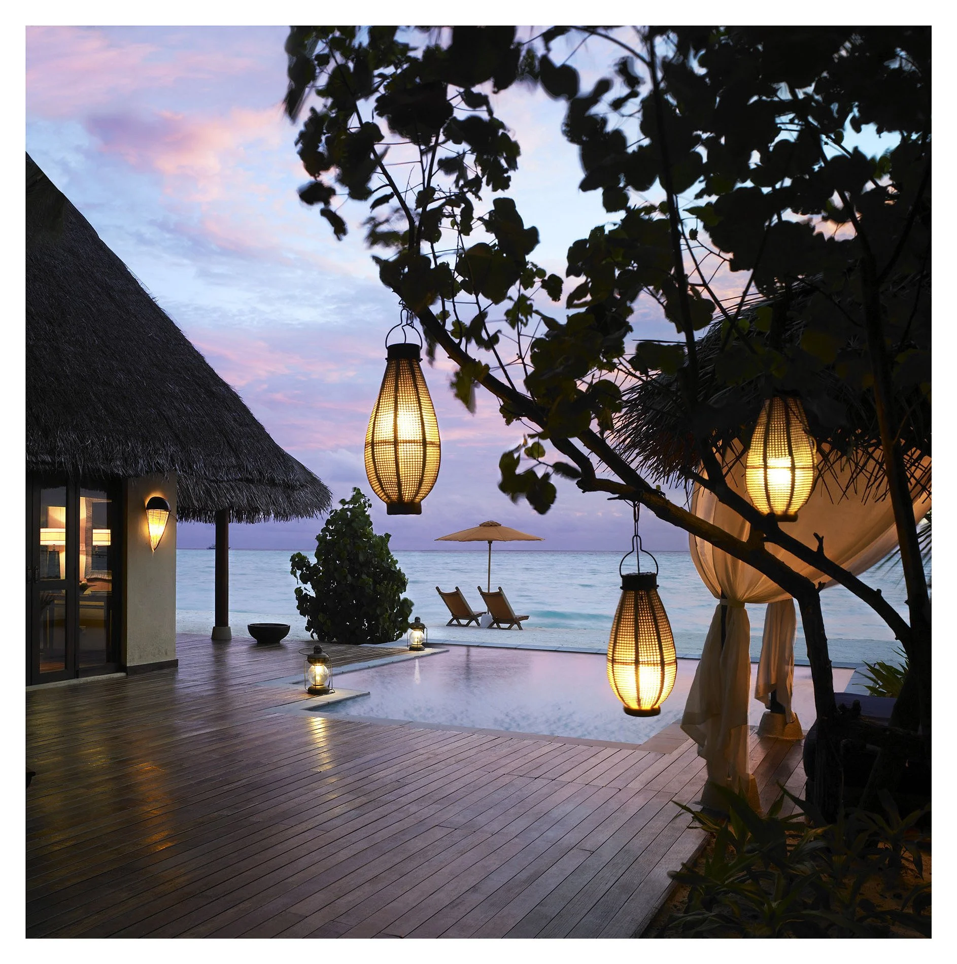 Beach Villa in_out Twilight.jpg