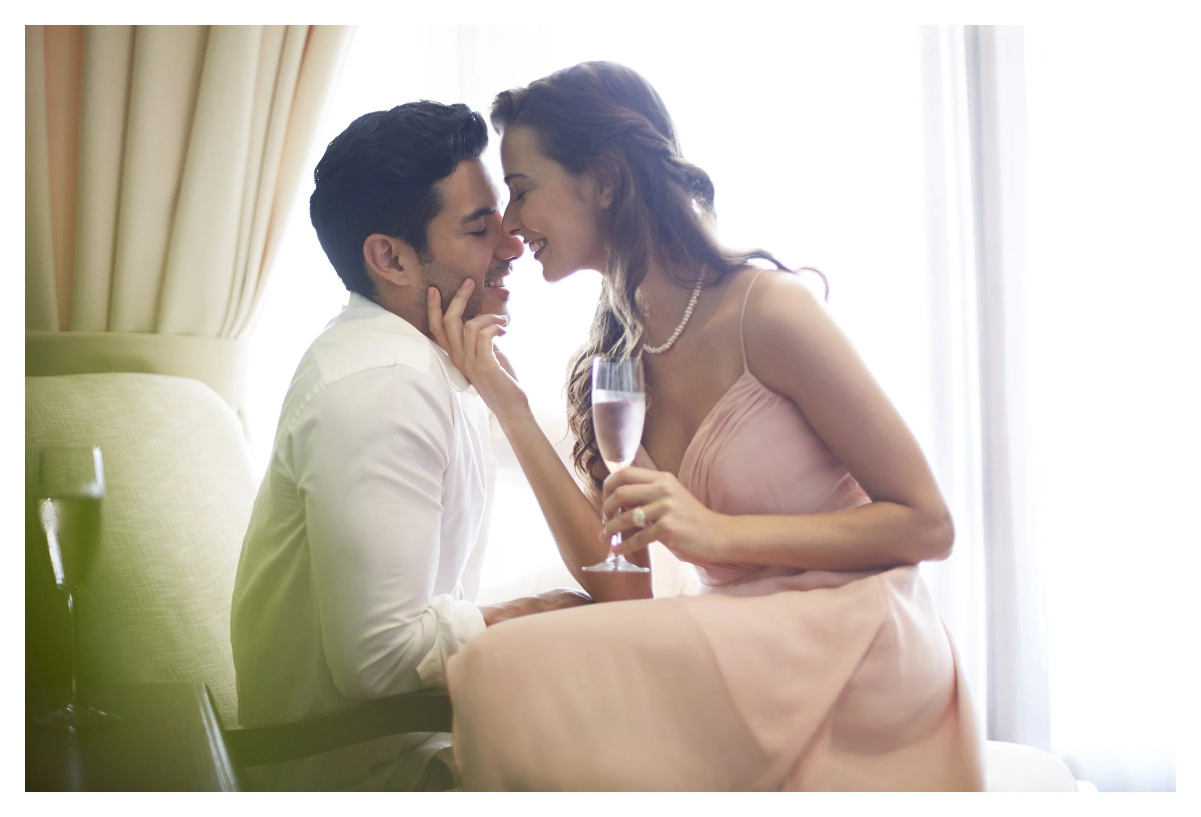 JLG_CoupleGrab1_0443.jpg
