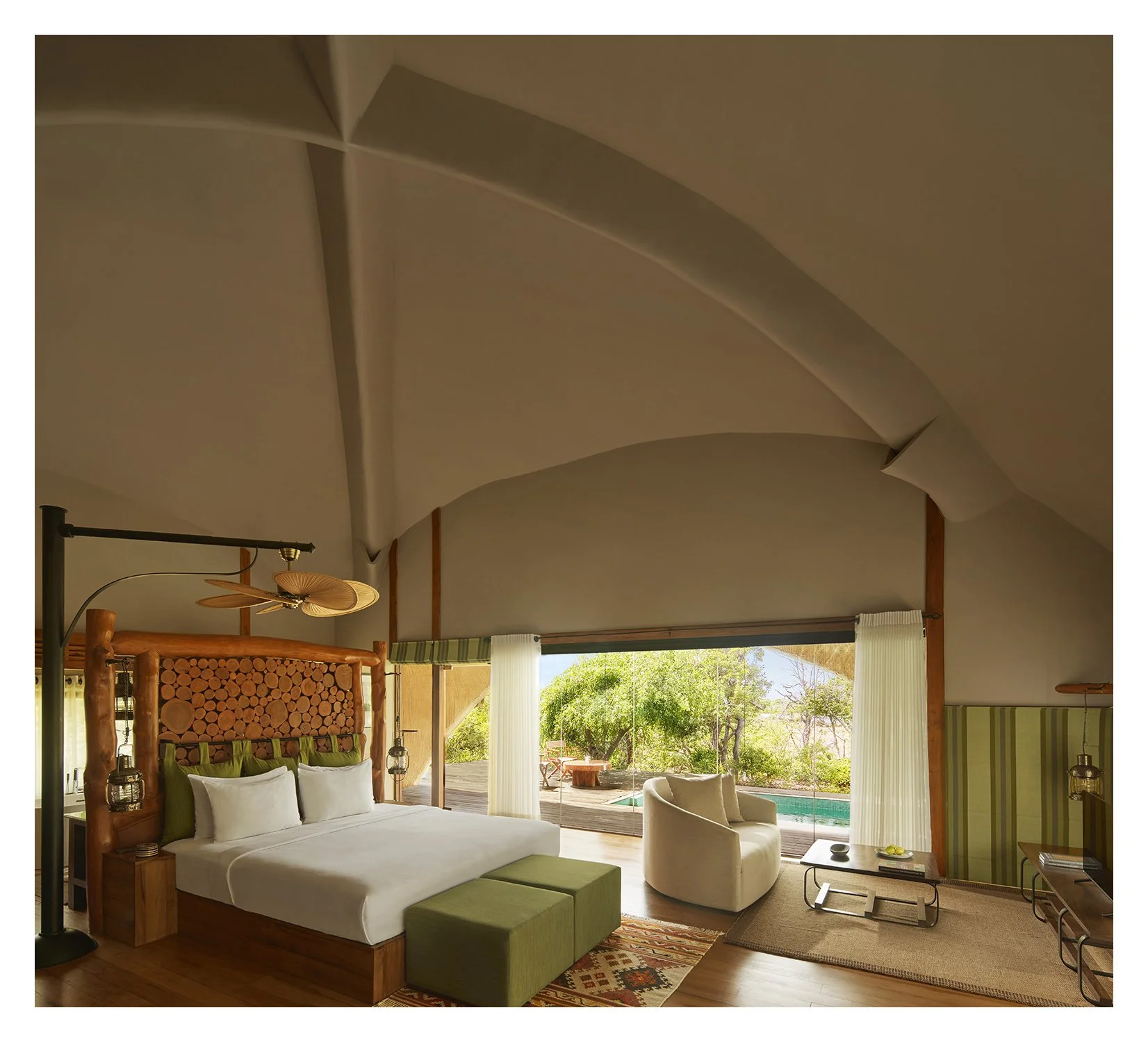 UCH_BedroomAngle1_22271.jpg