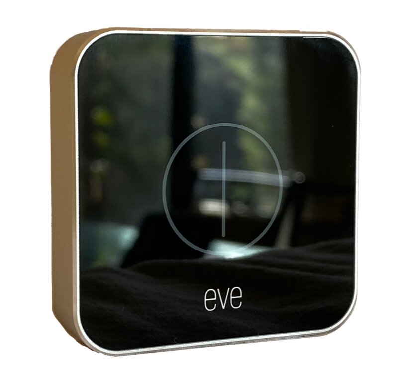 Eve Button - ✔ Supports 3 scenes/actions✔ Bluetooth, No Hub required✔ Wireless and portable✘ No wall mount✘ Bluetooth can limit range