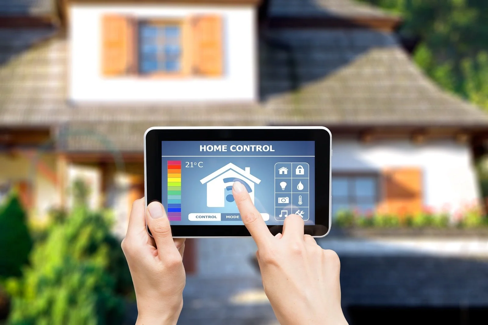 The Invisible Backbone of Smart Homes: Networks, Security, and the Rise of Intelligent Visualization