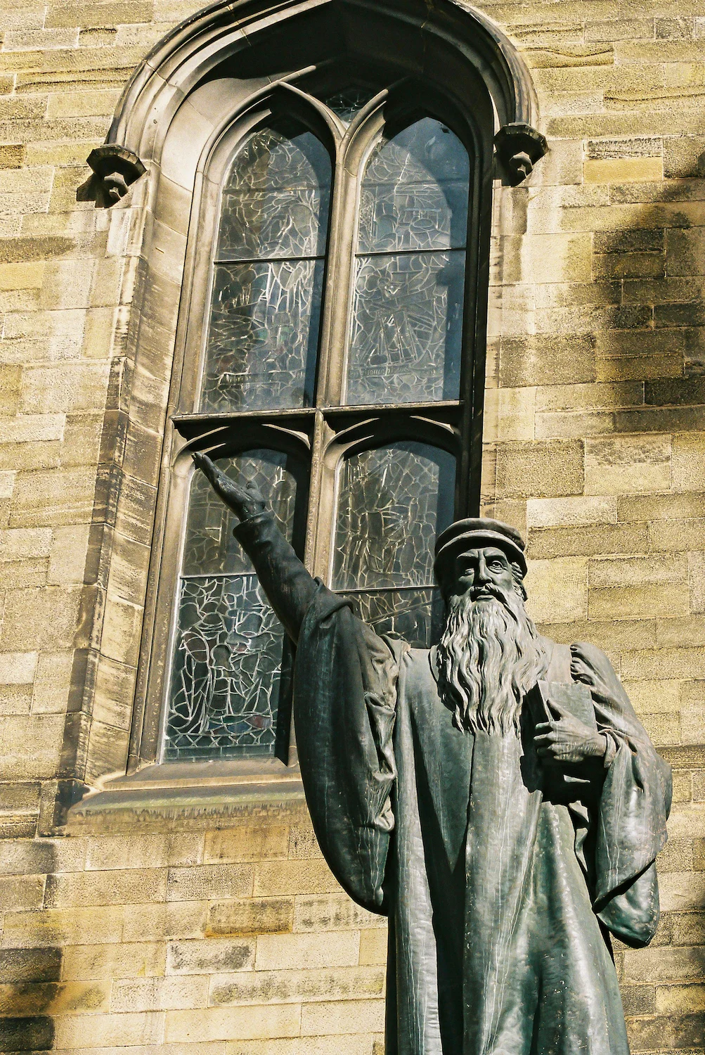 (1347) Statue of John Knox, Assembly Hall, General Assembly Hall of the Church of Scotland, The Mound, Edinburgh, Scotland. 35mm film copy.jpg