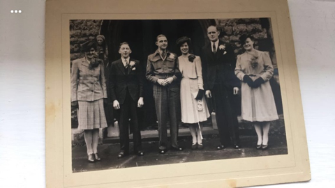 Doris and John in the middle on their wedding day