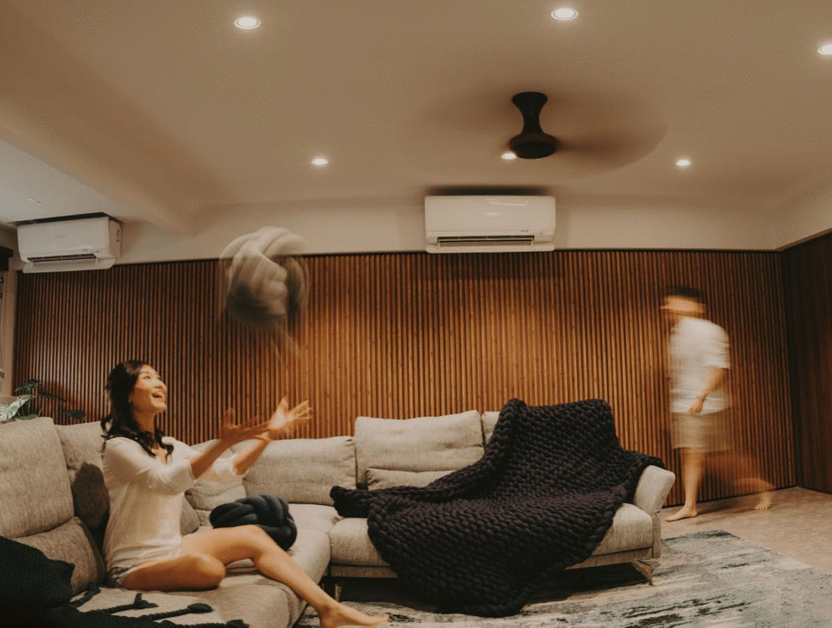 Home couple photoshoot ideas13.gif