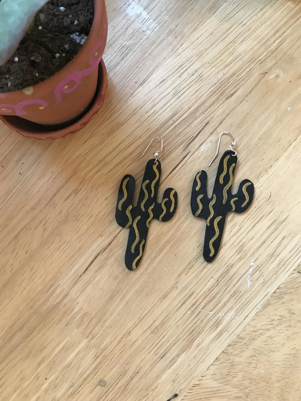 cactus yellow squigz .jpg
