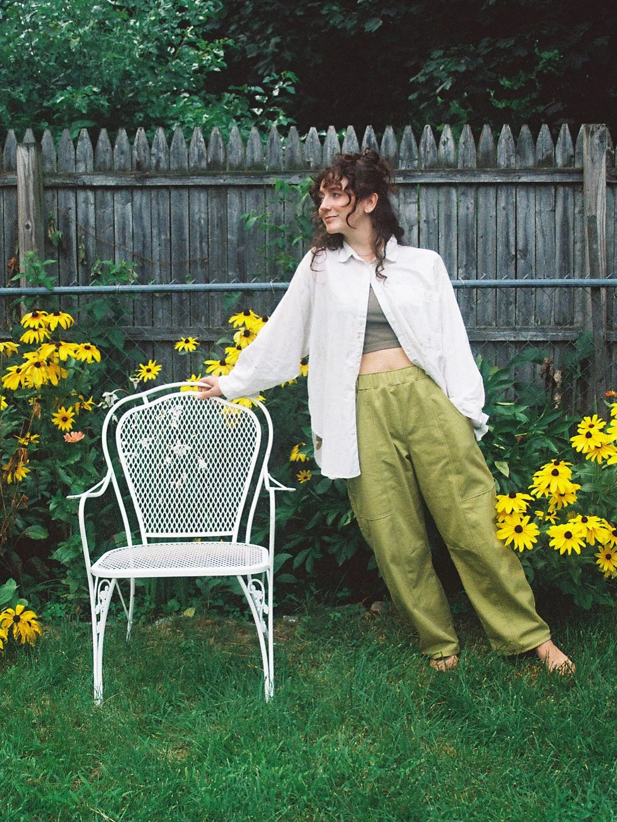 I want to wallpaper my house with the photos from this day
&bull;
@cesca_creates in Curry Pants on film 🎞️captured by @savannah_solomon in her cute lil backyard 
&bull;
Round two of Wasabi Green Curry Pants will be available to order later this week