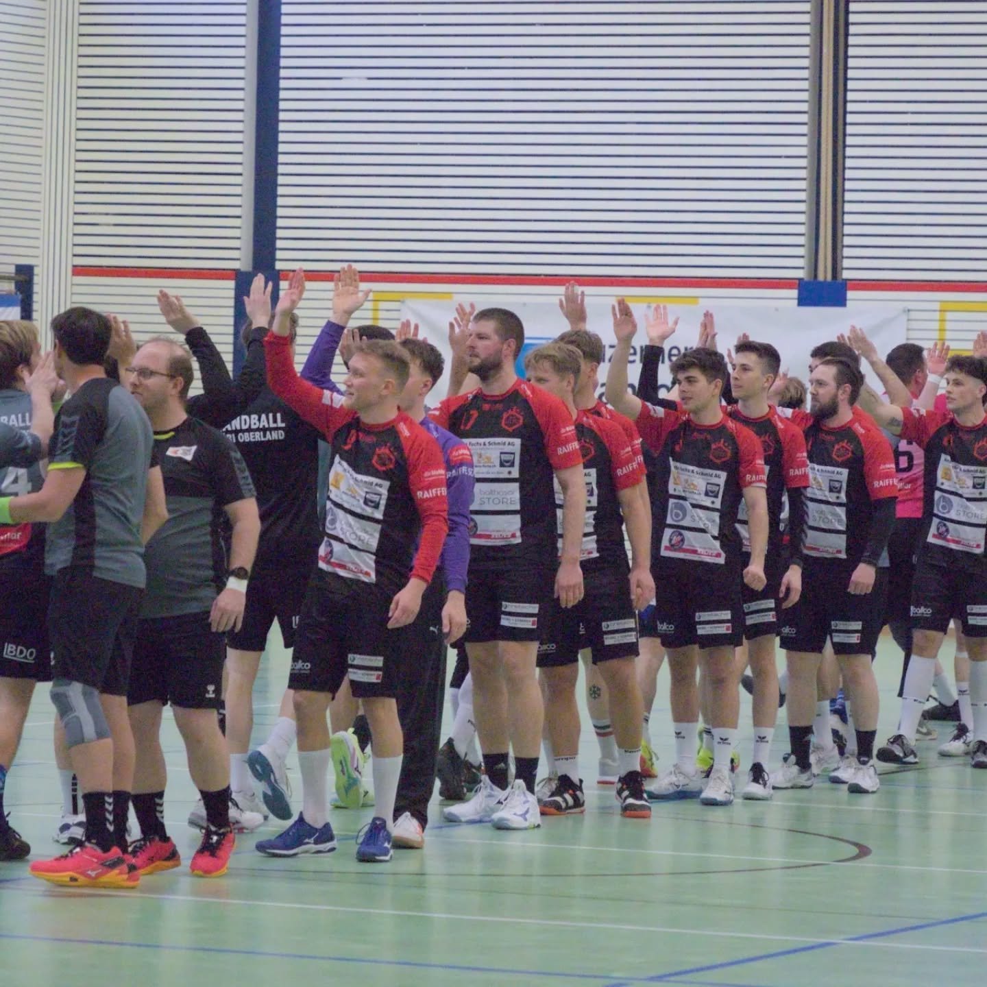 AVANTI IN HOCHFORM | Was f&uuml;r eine Leistung auf und neben dem Spielfeld! Die Mannschaft gewinnt ihr erstes Spiel in der Aufstiegsrunde 33:32 gegen @handballzo in einer fair gef&uuml;hrten Partie. Neben dem Spielfeld gab es kein Halten mehr und di