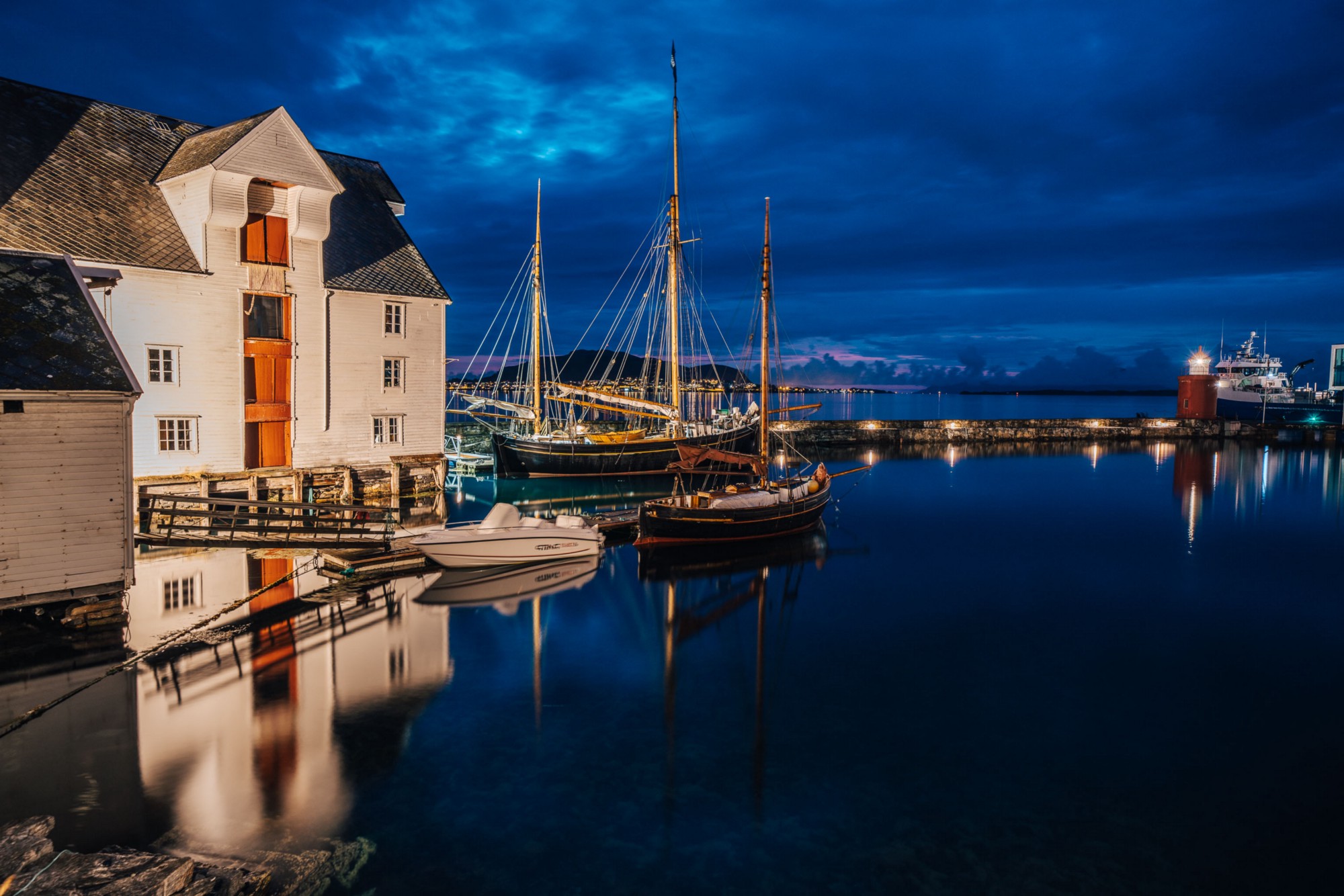 Port of Ålesund photographed at night | Jakub Fišer