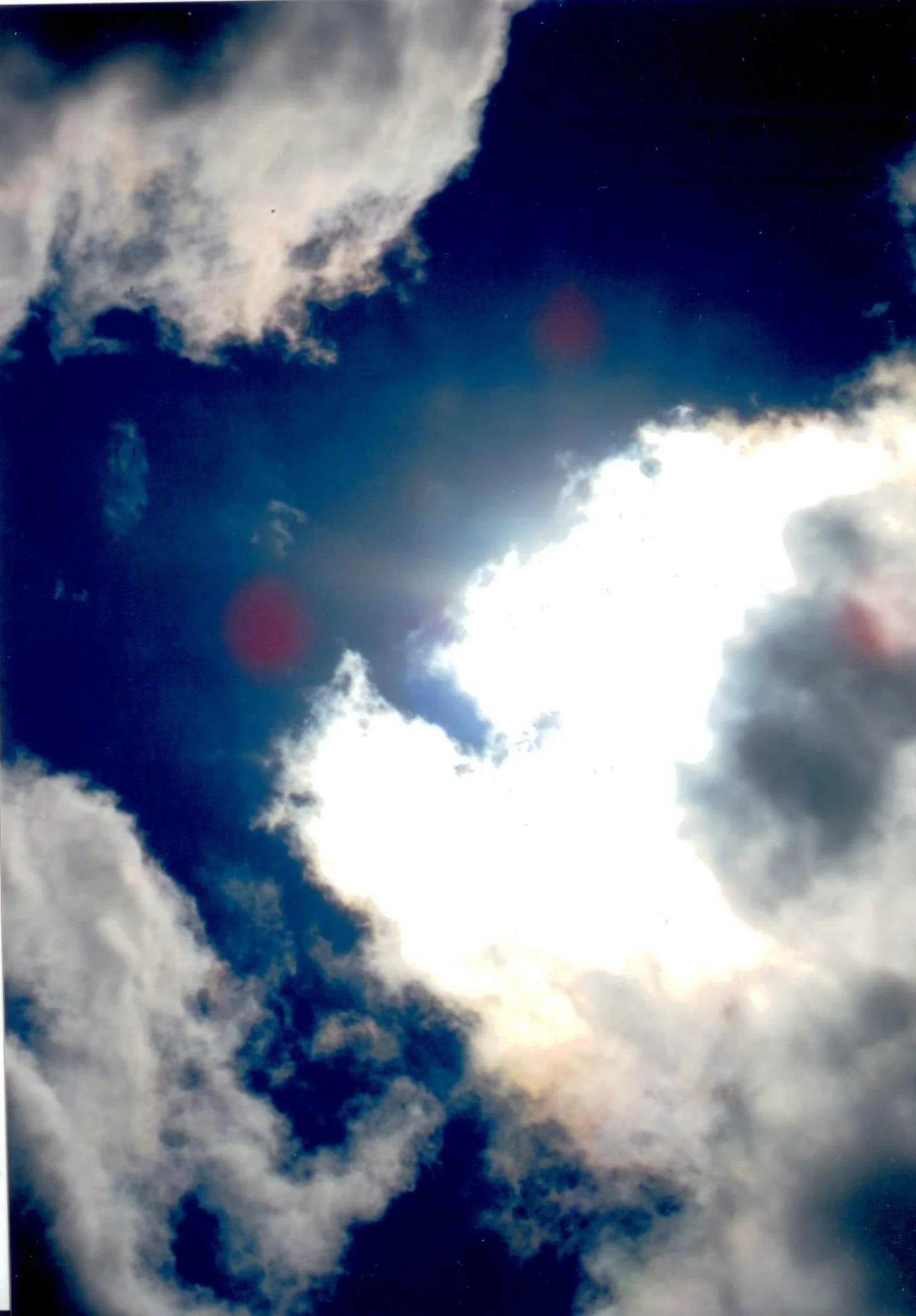 Il demonio in questi tempi è molto attivo con i suoi lavoratori pensando che nessuno lo può fermare ma DIO UNIVERSALE è più potente di lui perché vuole la pace sulla terra per i suo popolo.