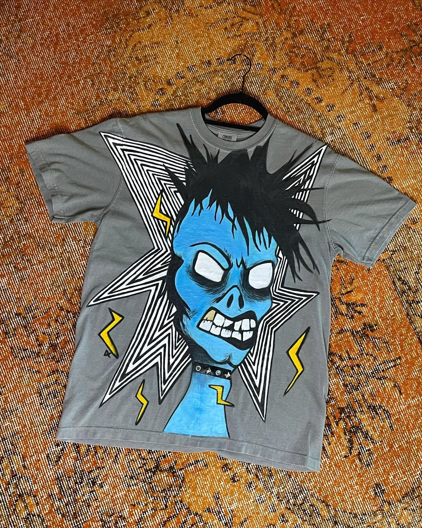 Zombie zing⚡️$55 DM #wearableart #retrofashion #rockandroll wearableart #handpaintedclothing #oneofakindpieces #oneofakindart #oneofakindclothing #goth #punkrock #garagerock #zombies #retroclothing #vintage #vintageclothing