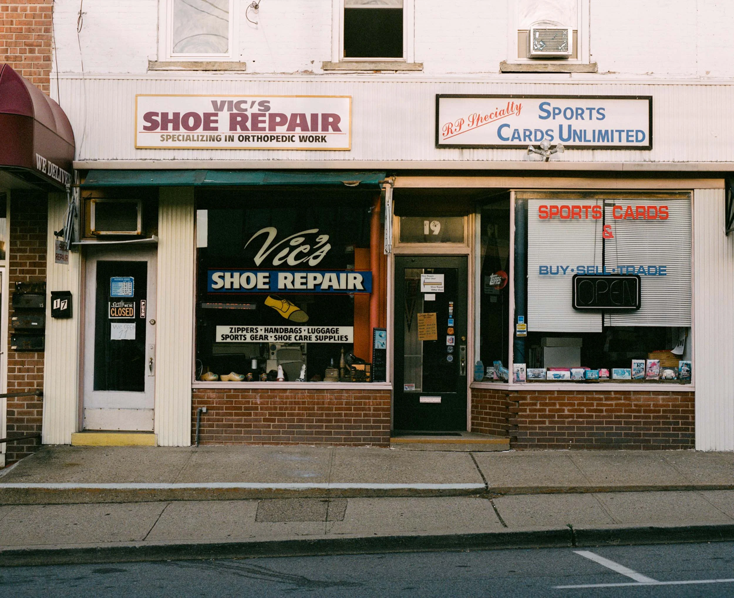 This is part of downtown Rockaway, NJ. I used to frequent that sports card stores lusting over the latest batches of Marvel Comics Trading cards, begging my mother to buy me just one pack.