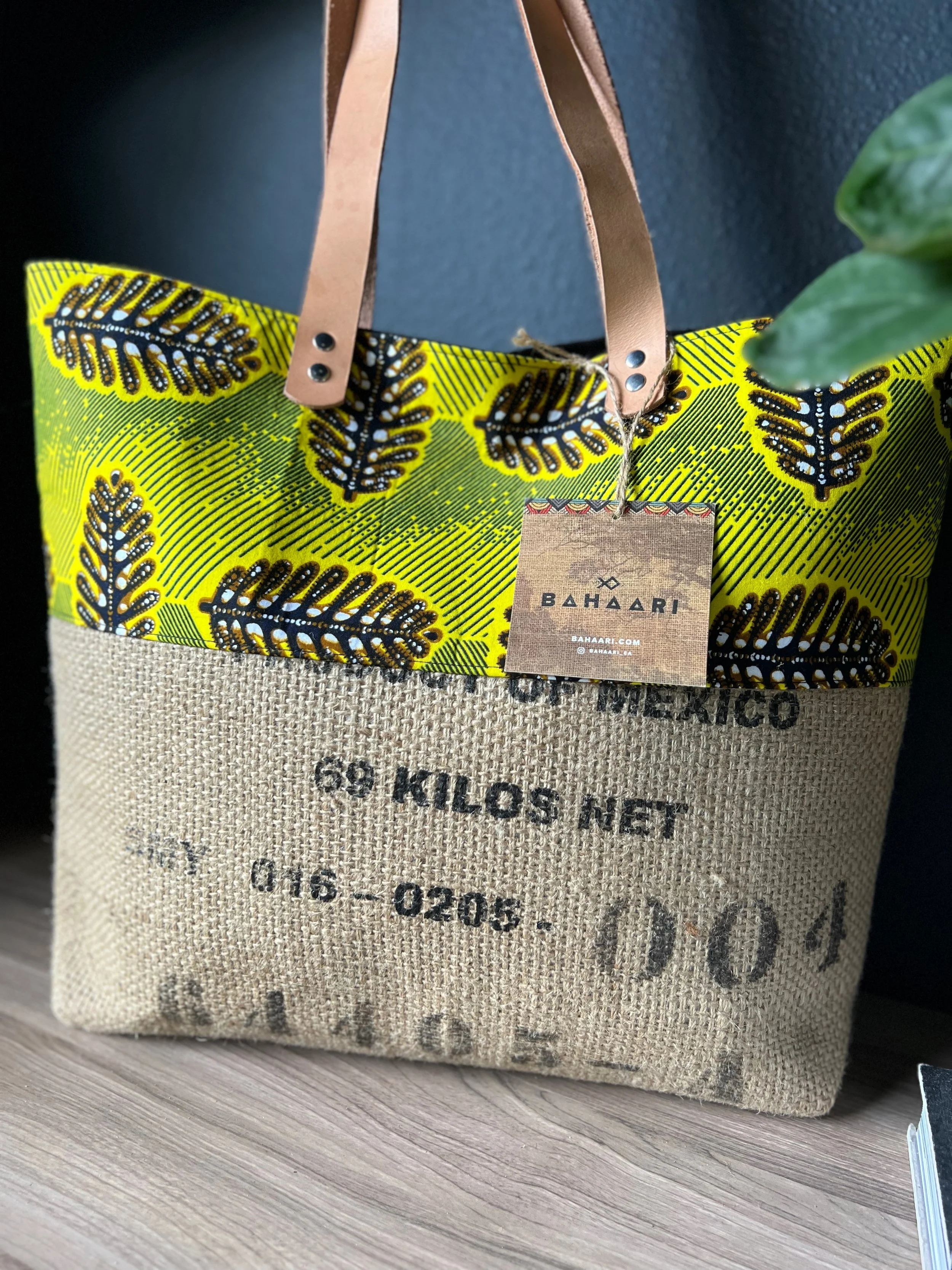 The KAHAWA Bag Natural Palm