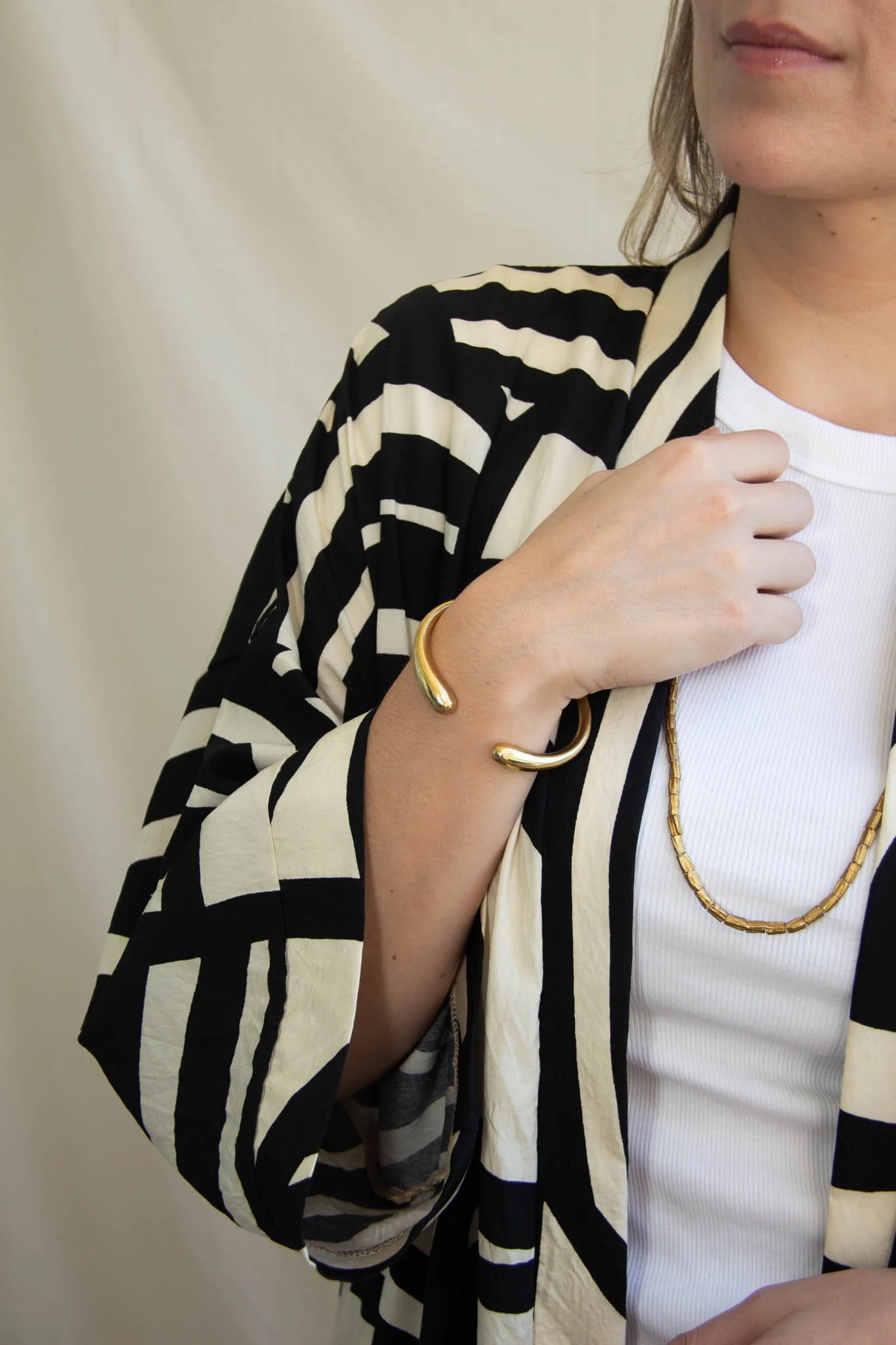 Bahaari_Kimono_Black White1.jpg