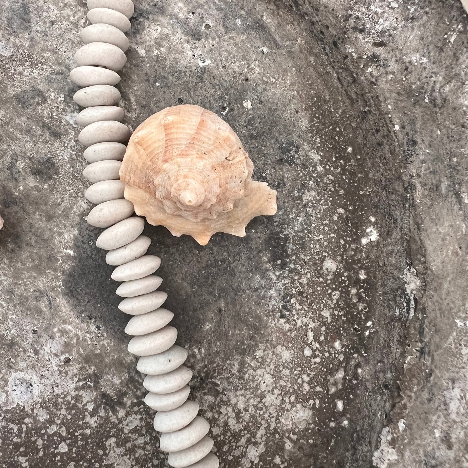 Bahaari_nacklace-bead-white.jpg