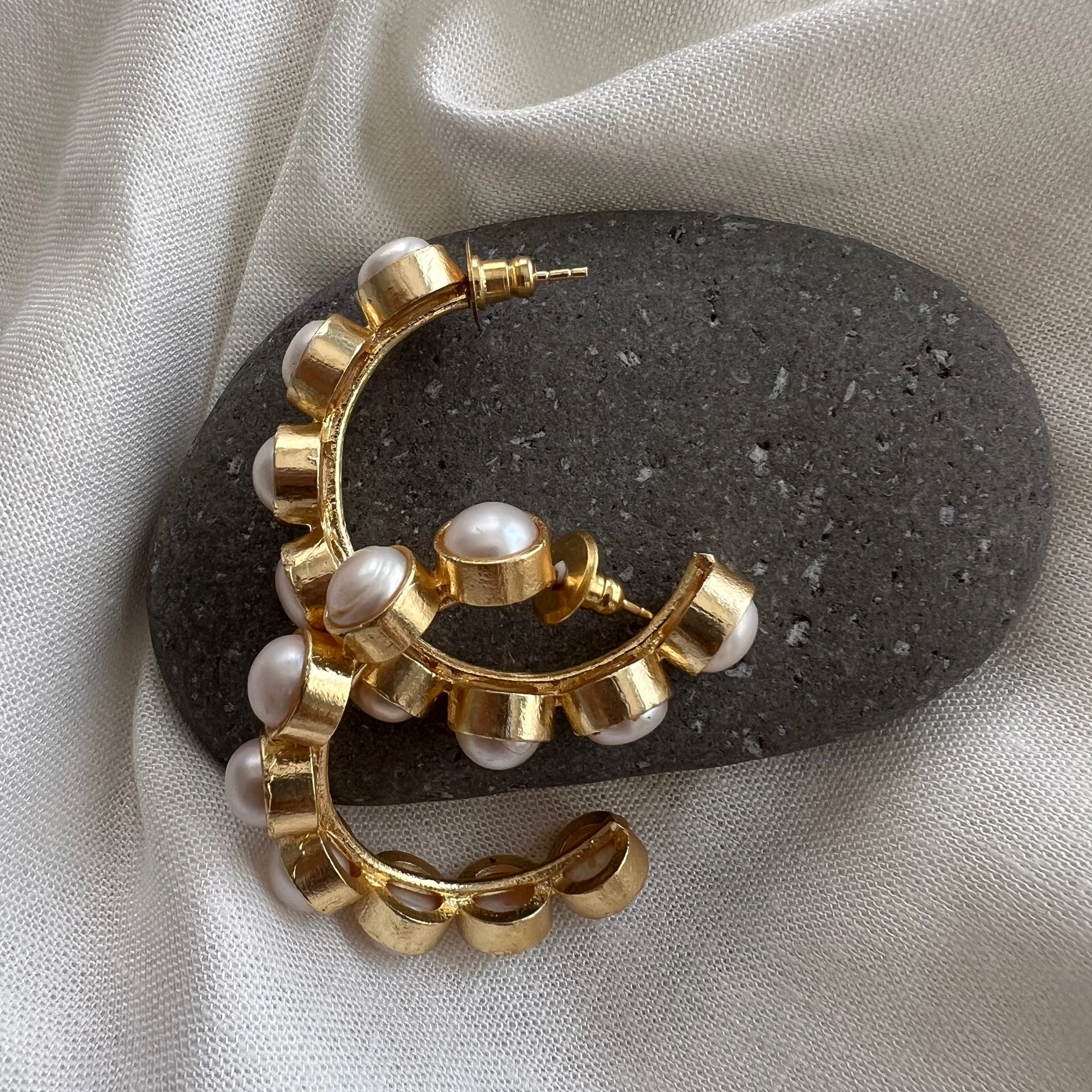 Bahaari_hoops Freshwater pearl.2.jpeg