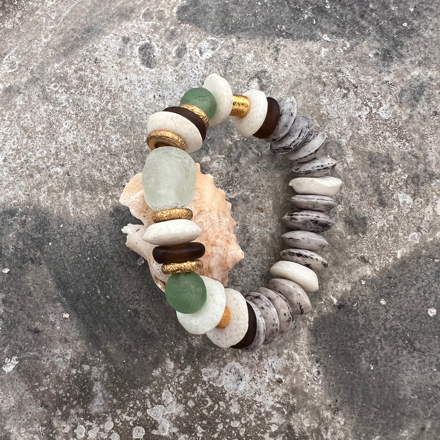 Bahaari_bracelet_mix-grey.jpg