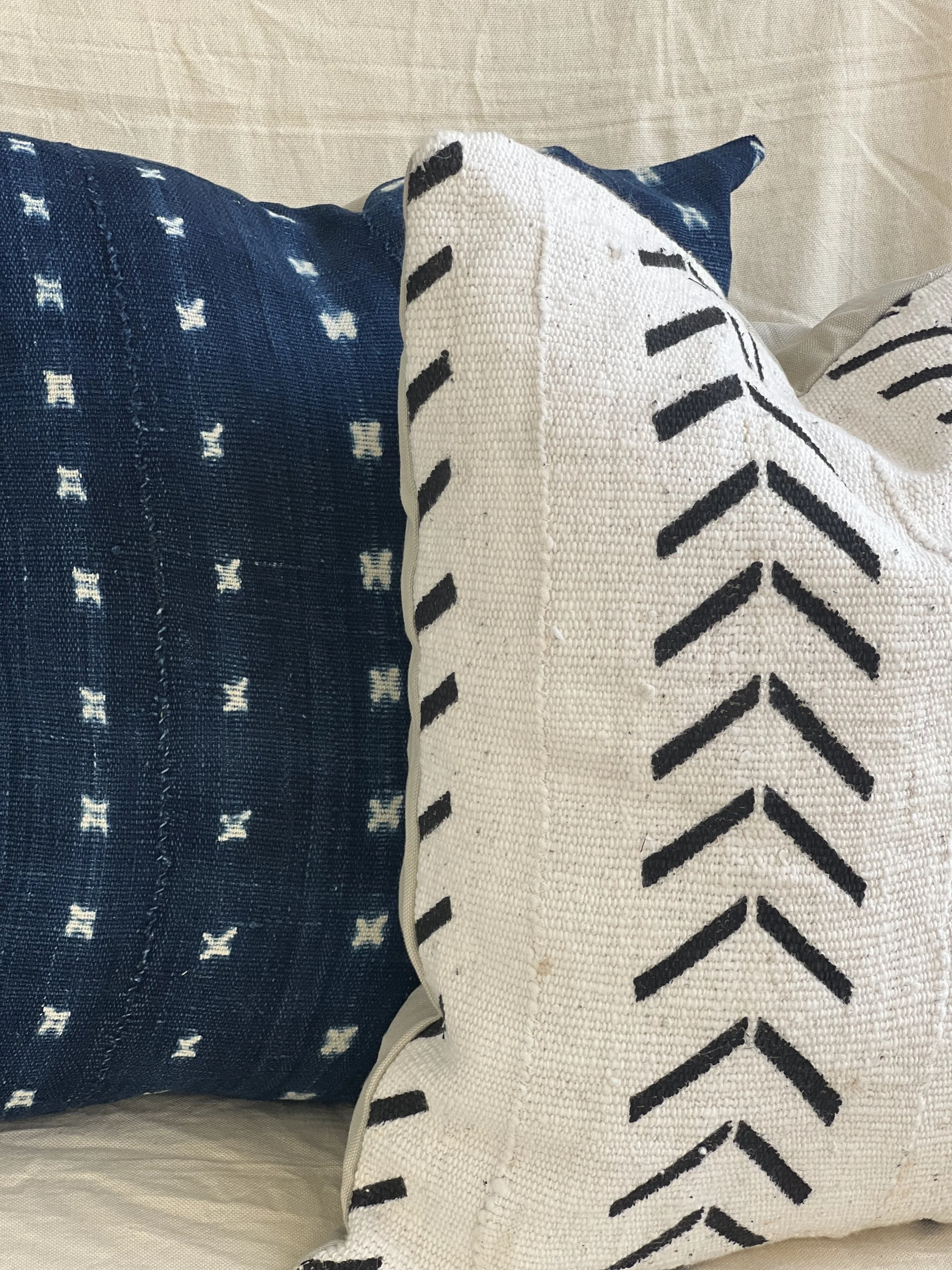 Bahaari_Mucloth Pillow Cover_White1.jpeg