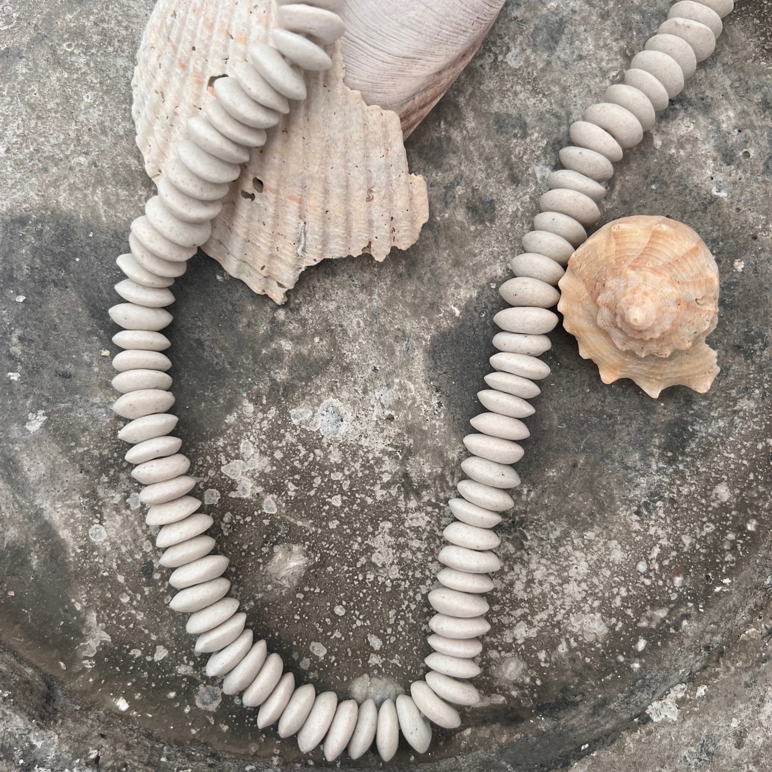 Bahaari_necklace-bead-white3.jpg