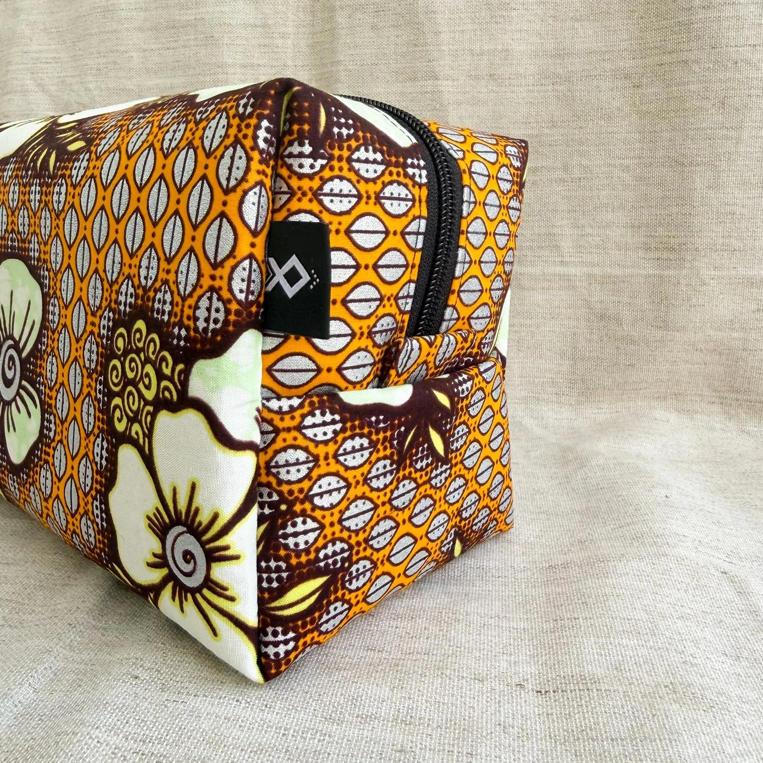 Bahaari_dopp-kit-Tiare-Flower.jpg