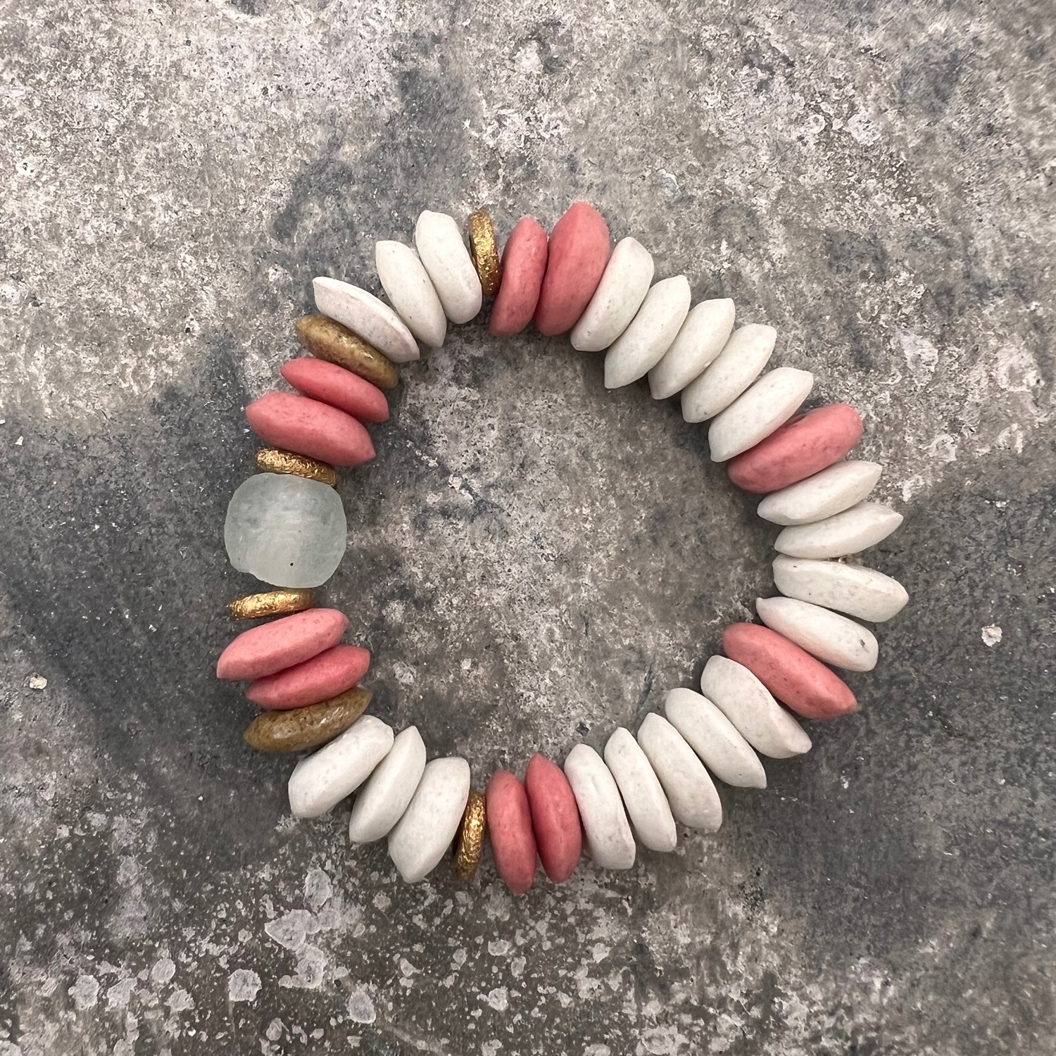 Bahaari_bracelet_mix-pink.jpg