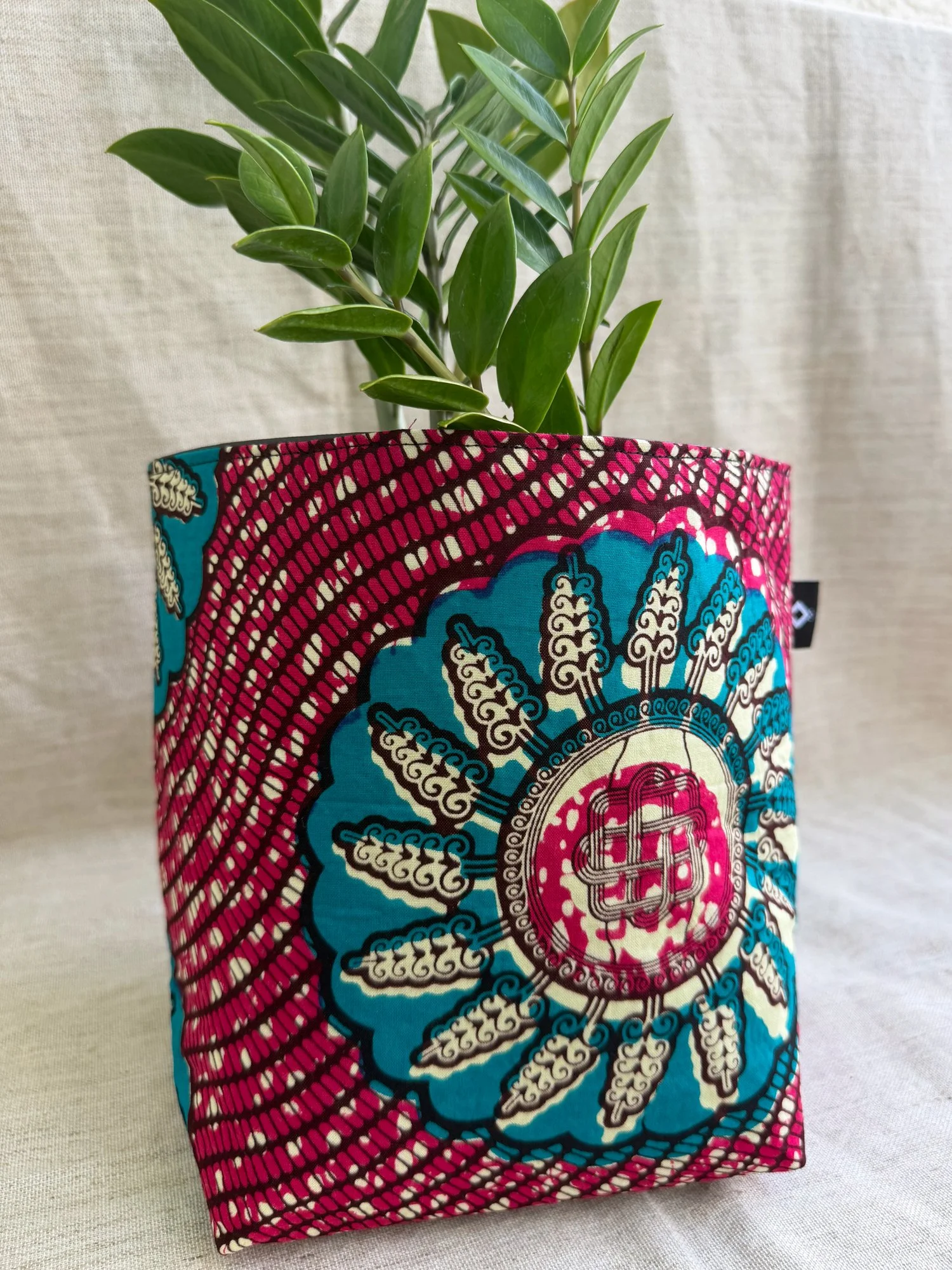 Basket-teal-flower2.jpg