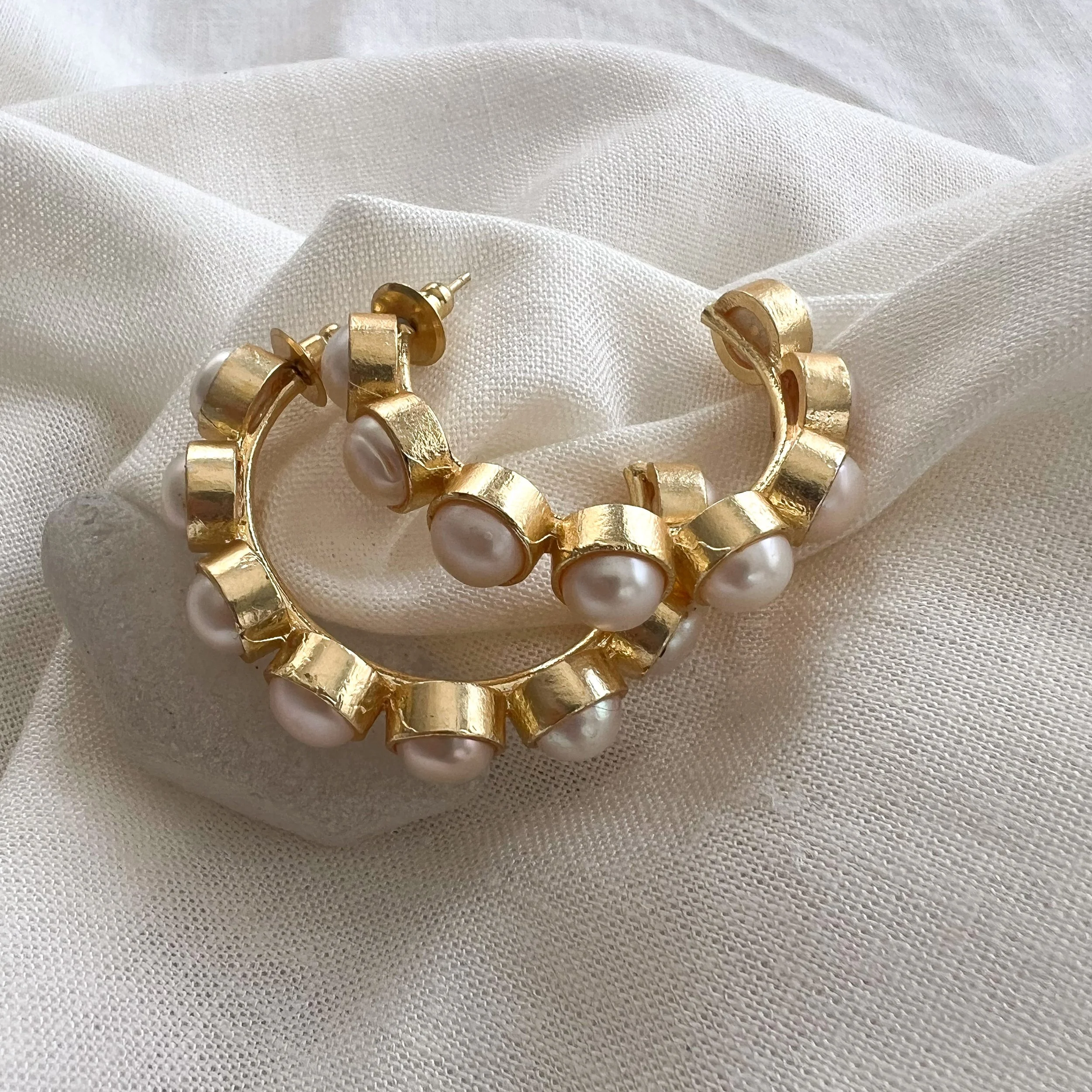 Bahaari_hoops Freshwater pearl.5.jpg