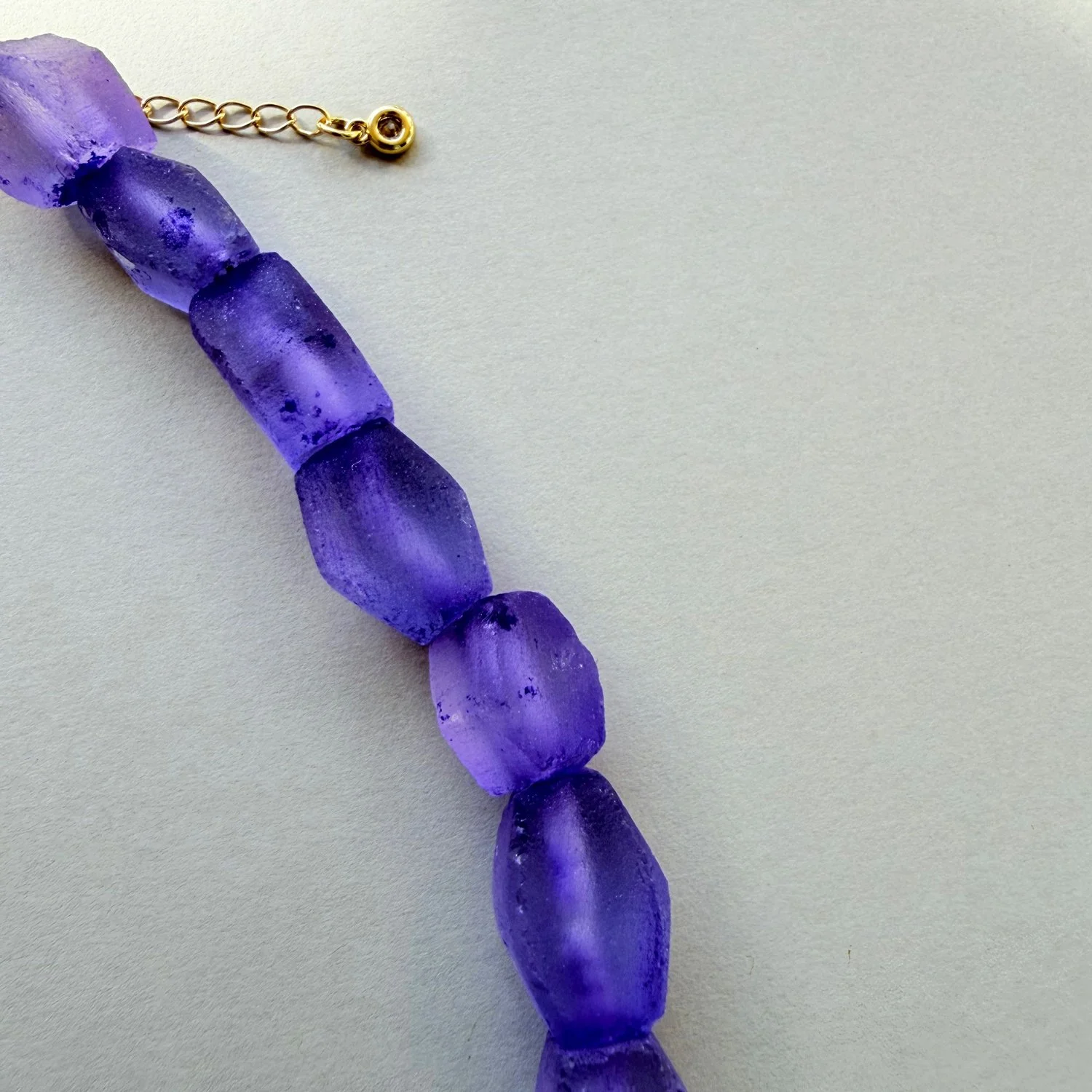 Bahaari_necklace_Chiara-purple2.jpg