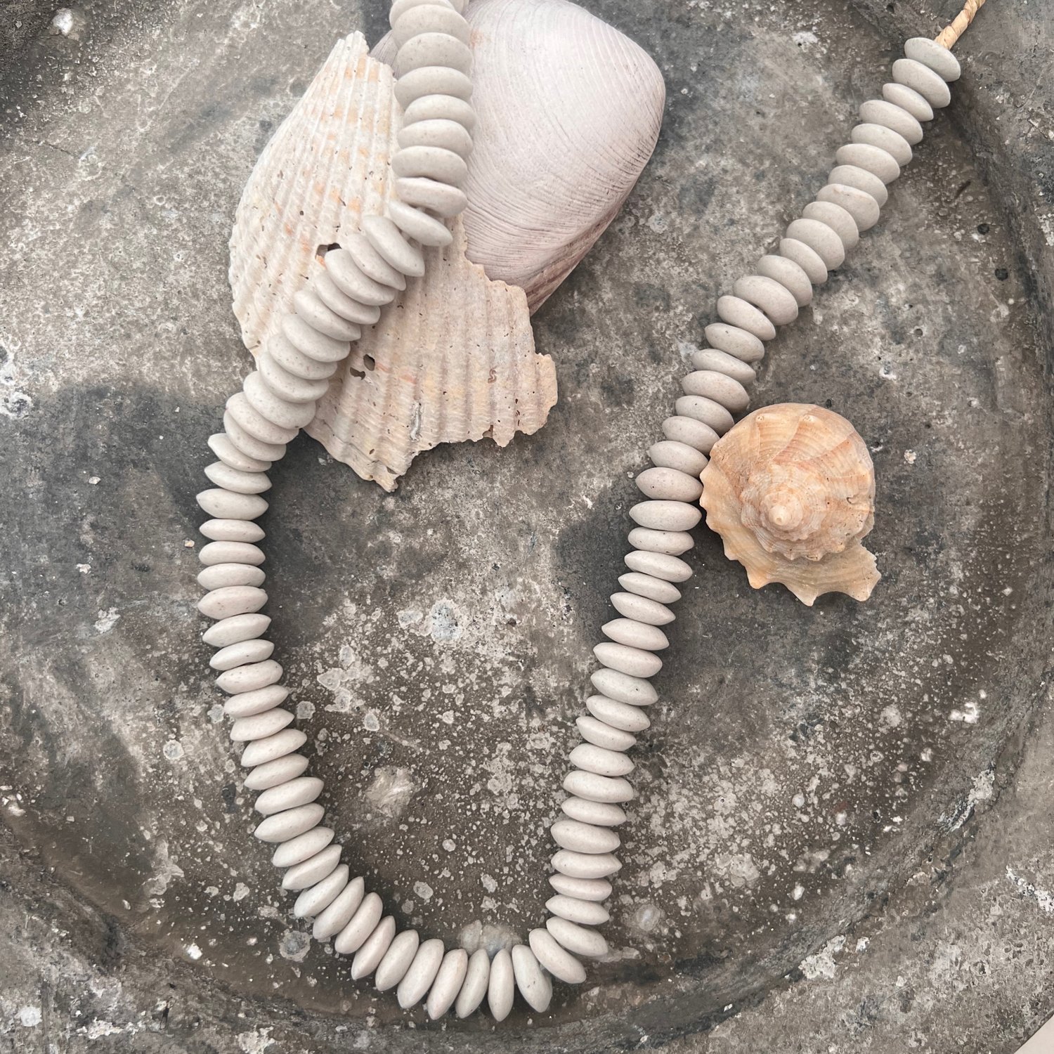 Bahaari_necklace-bead-white2.jpg